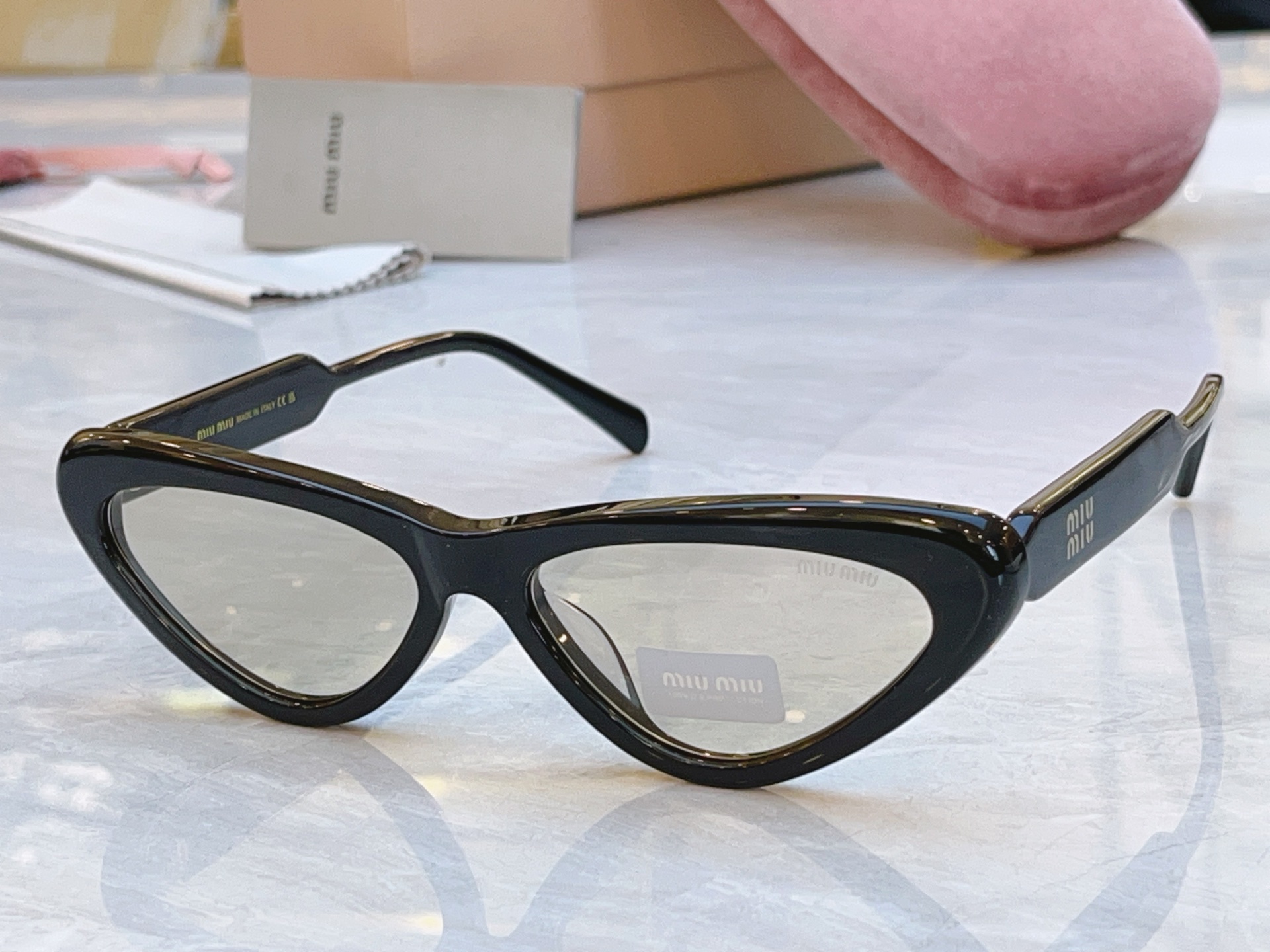 ，【MIUMI*】缪*缪新款太阳镜🕶️，Mod：MU B11SU，SIZE:54口18-140