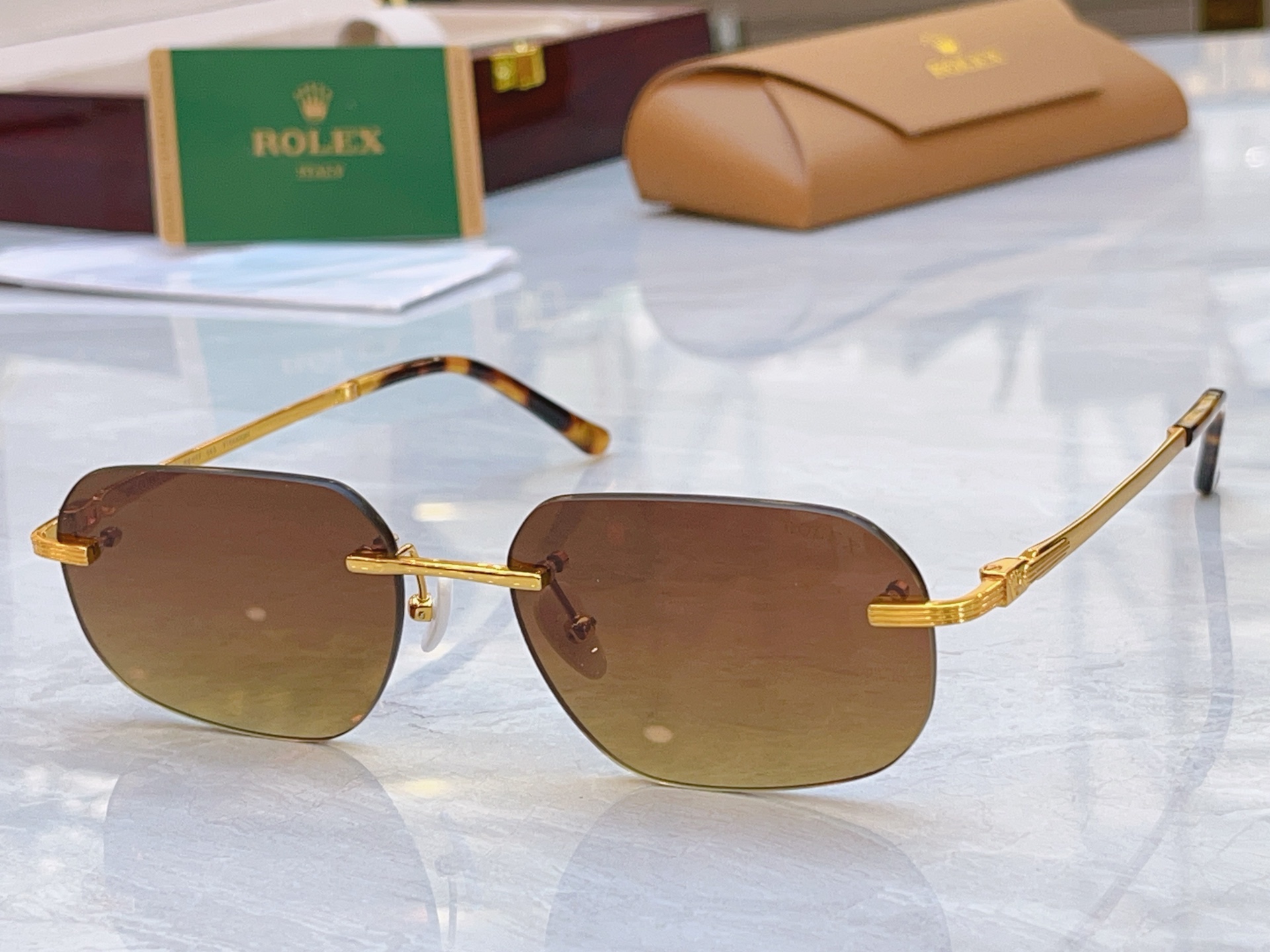 ，【ROLE*】 劳力*士新款太阳镜，钛架 MODEL：SS1230，SIZE：56口17-143