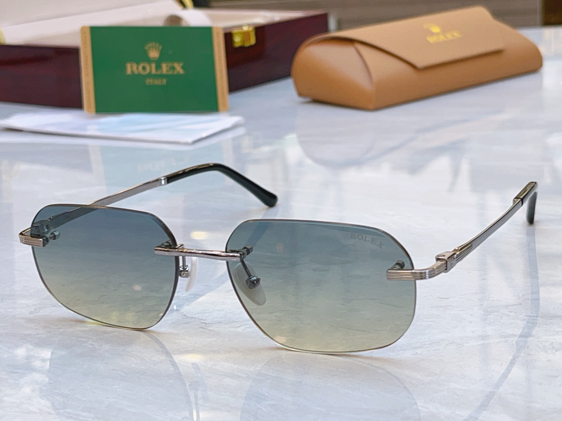 ，【ROLE*】 劳力*士新款太阳镜，钛架 MODEL：SS1230，SIZE：56口17-143