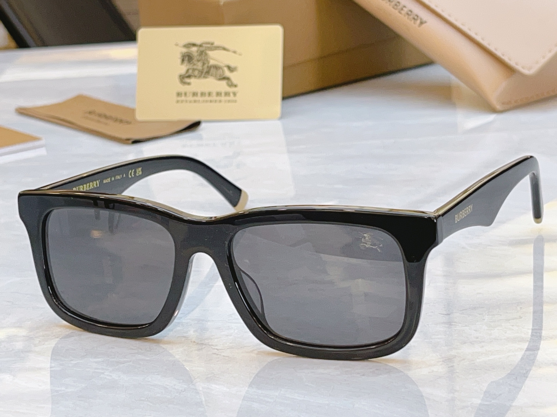 ，【BURBERR*】巴宝*莉新款太阳镜，MODEL：B 5887，SIZE：56口18-145