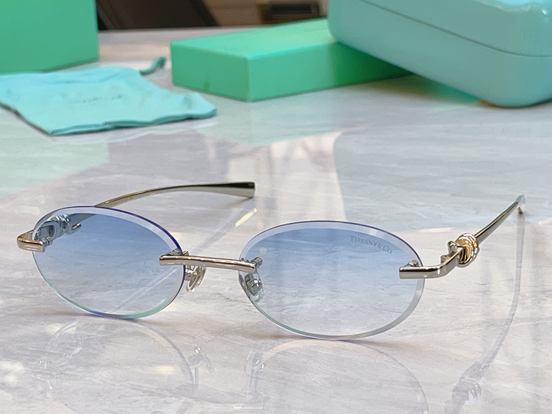 ，【Tiffany & Co.】蒂芙*尼新款太阳镜，Mod：TF1857L，Size：56口18-140