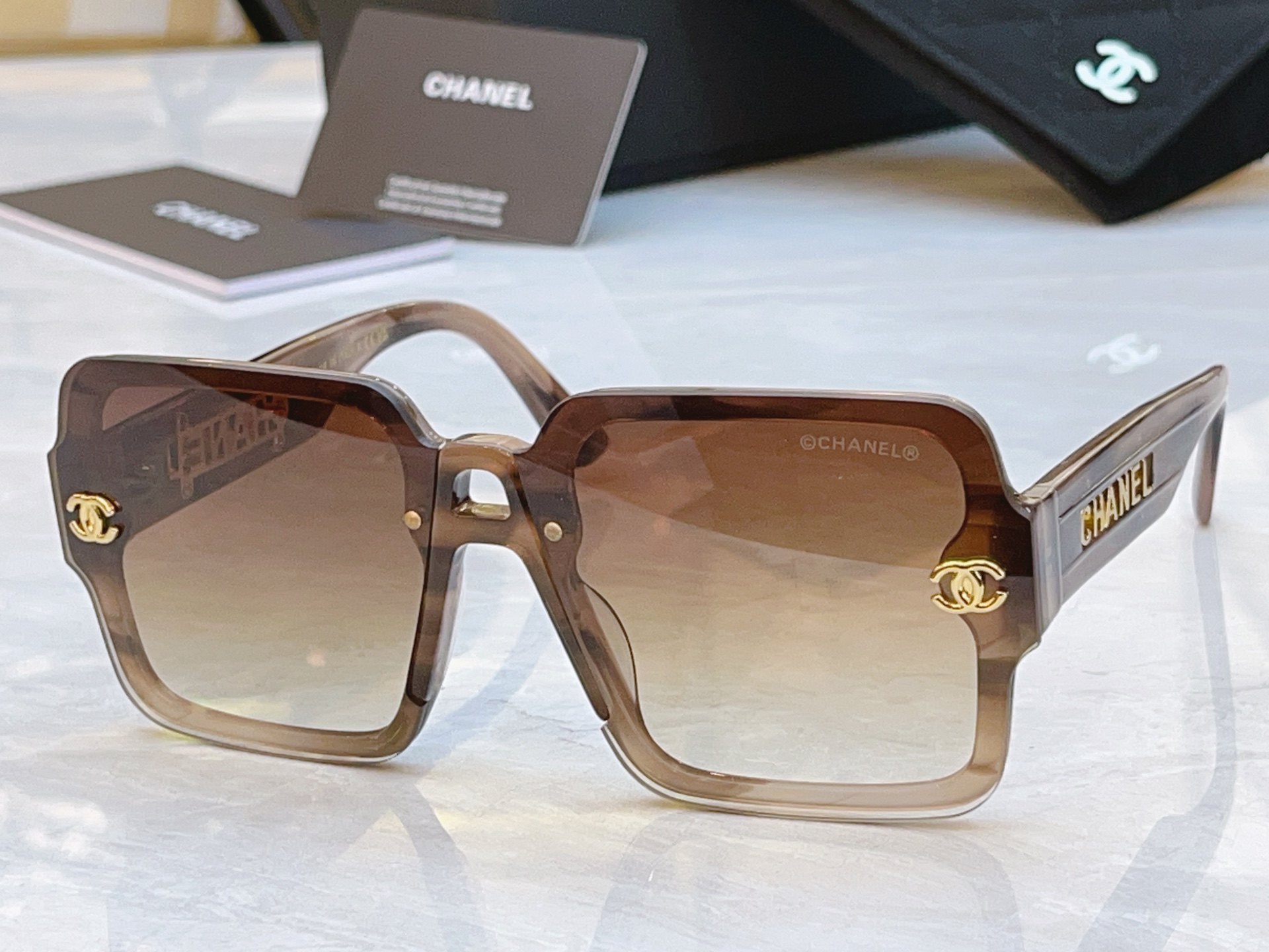 ，【CHANE*】香奈儿新款太阳镜，MODEL：A95099，SIZE：69口11-145