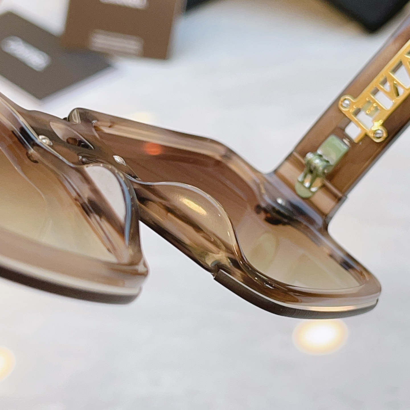 ，【CHANE*】香奈儿新款太阳镜，MODEL：A95099，SIZE：69口11-145