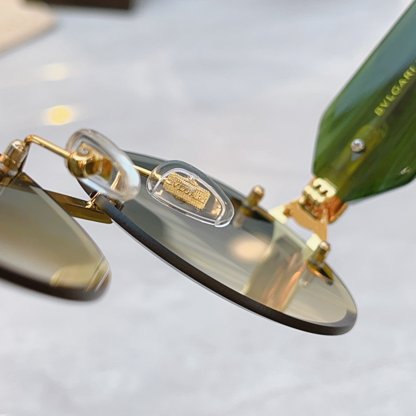 ，【BVLGA*】宝格*丽新款太阳镜，MODEL：BV 9034B，SIZE：60口18-143