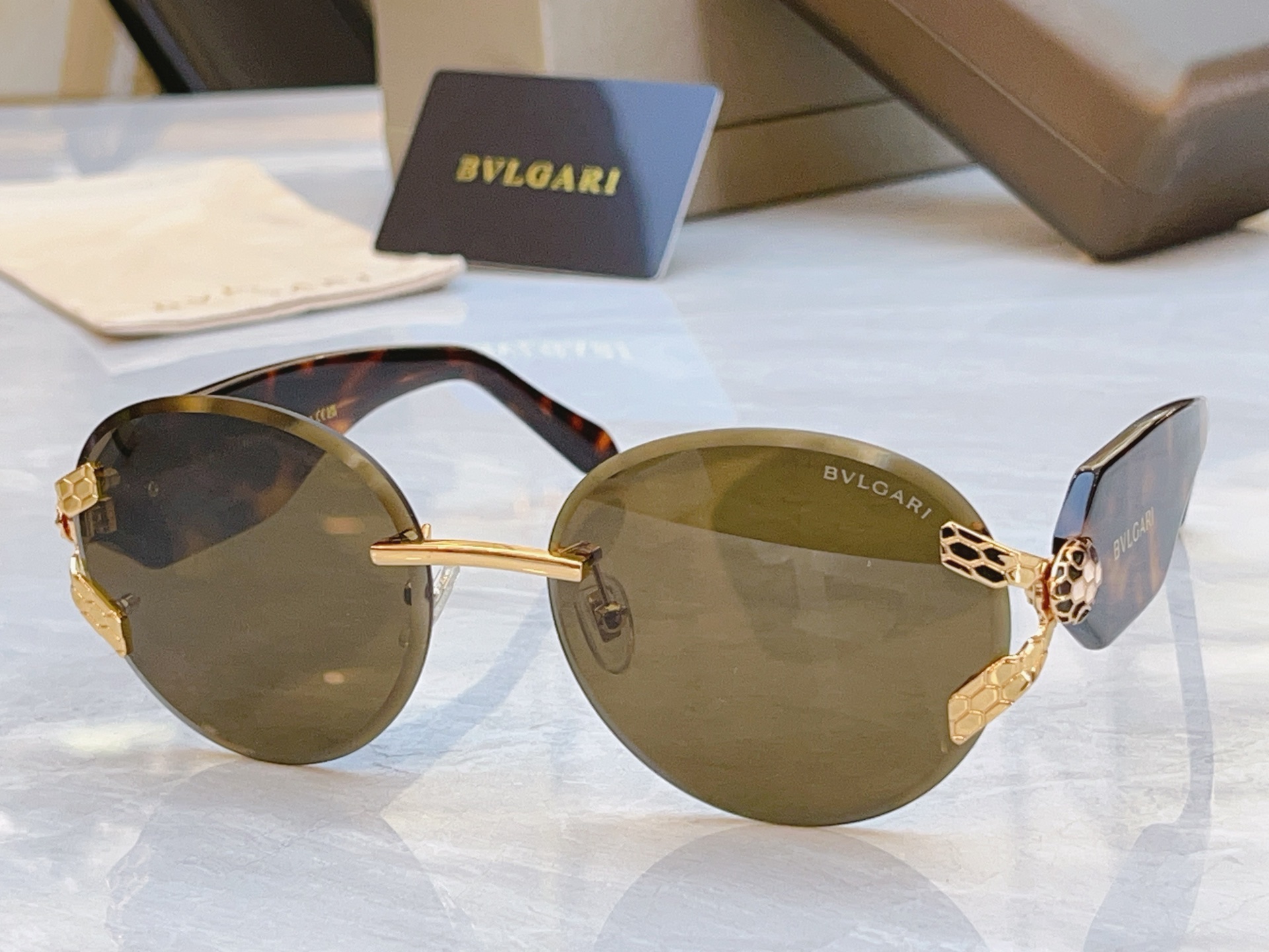 ，【BVLGA*】宝格*丽新款太阳镜，MODEL：BV 9034B，SIZE：60口18-143