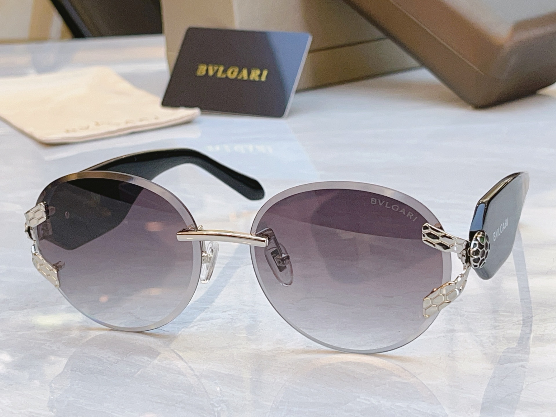 ，【BVLGA*】宝格*丽新款太阳镜，MODEL：BV 9034B，SIZE：60口18-143