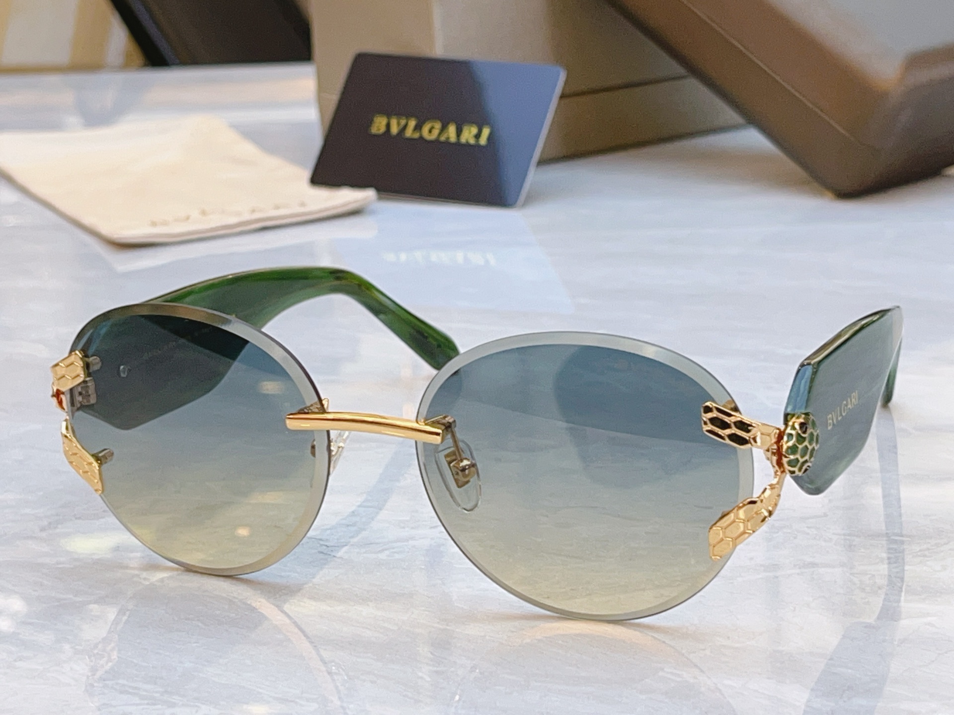 ，【BVLGA*】宝格*丽新款太阳镜，MODEL：BV 9034B，SIZE：60口18-143