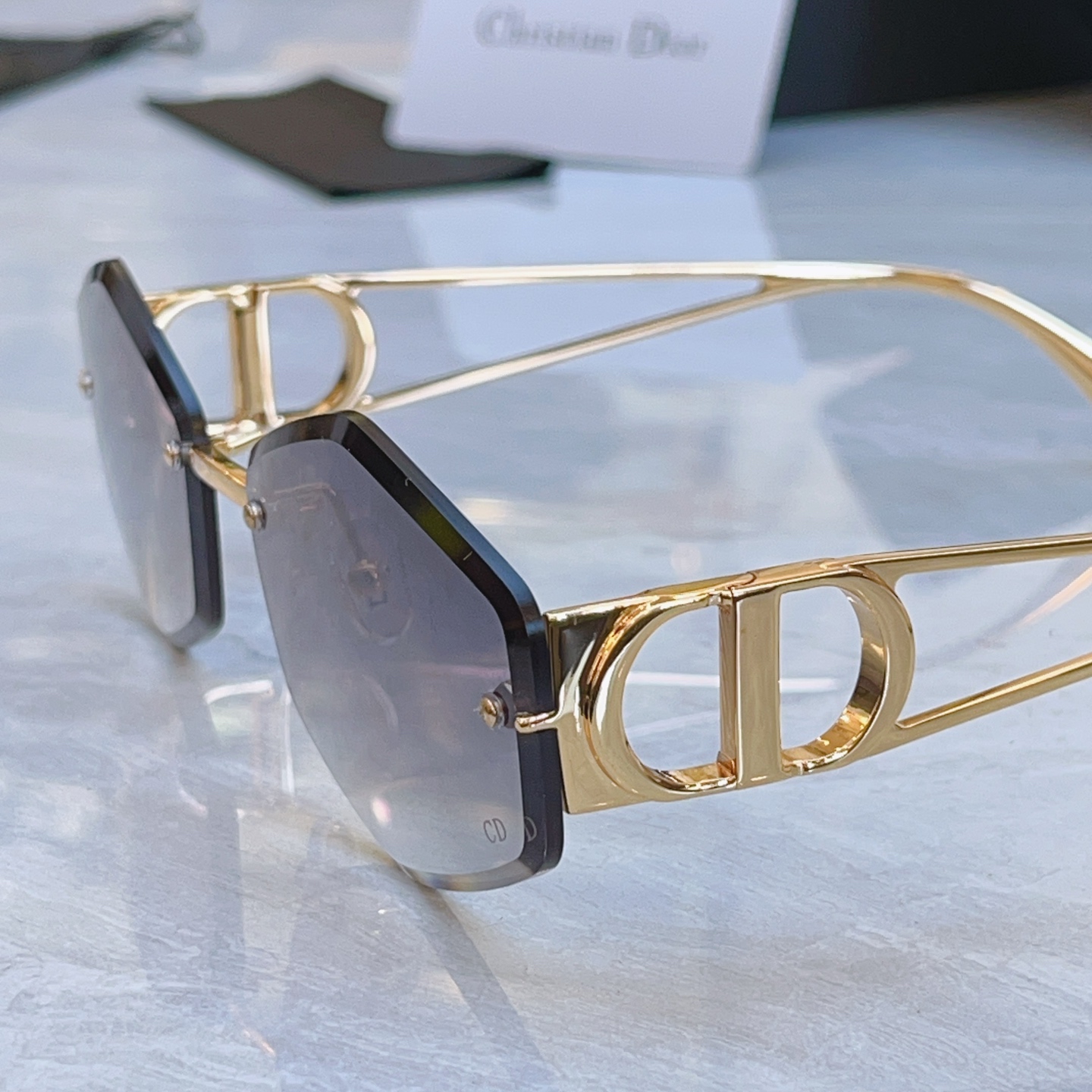 ，【DIO* 】迪*奥新款太阳镜，MODEL：DSGTA64UCR，SIZE：62口17-138