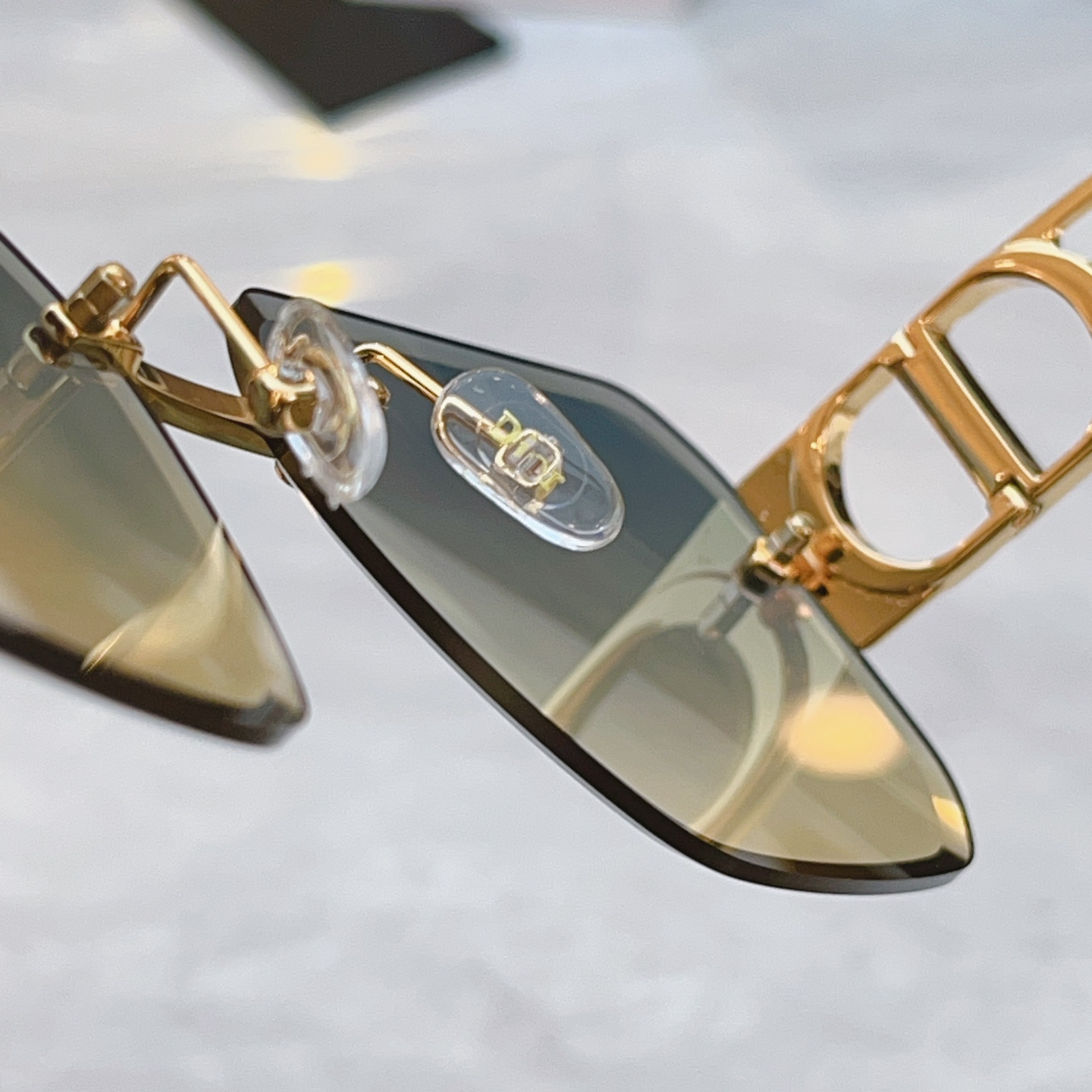 ，【DIO* 】迪*奥新款太阳镜，MODEL：DSGTA63UCR，SIZE：63口17-138