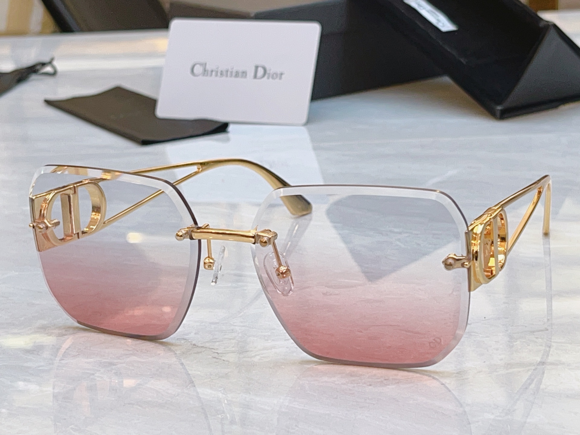 ，【DIO* 】迪*奥新款太阳镜，MODEL：DSGTA63UCR，SIZE：63口17-138