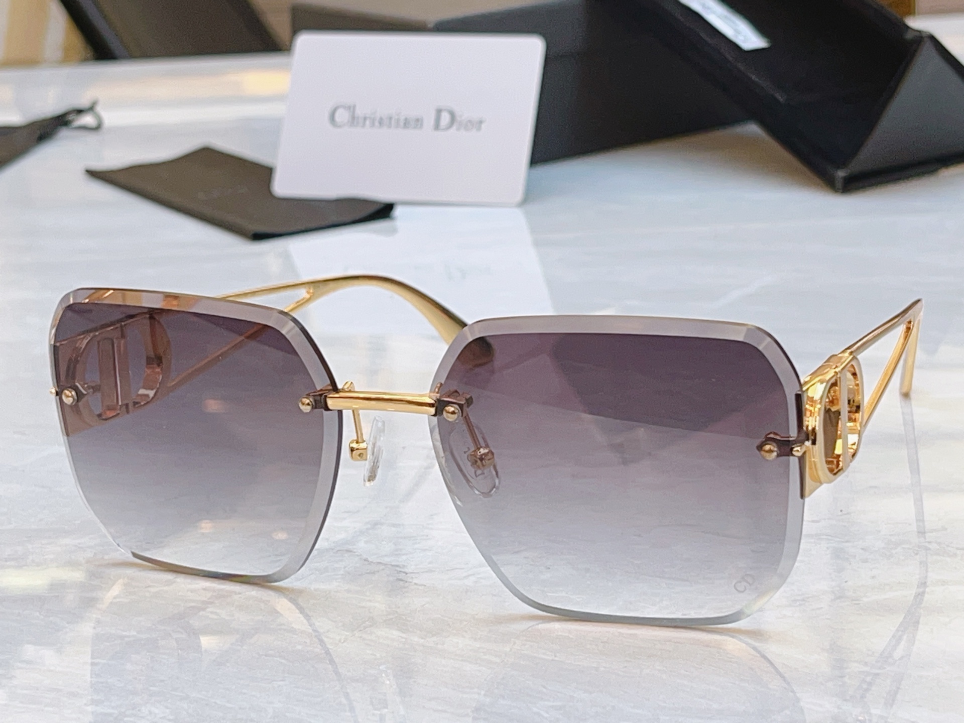 ，【DIO* 】迪*奥新款太阳镜，MODEL：DSGTA63UCR，SIZE：63口17-138