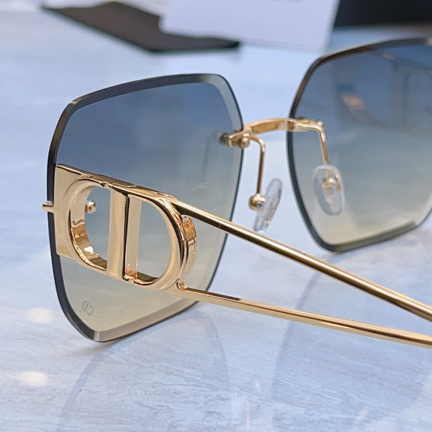 ，【DIO* 】迪*奥新款太阳镜，MODEL：DSGTA63UCR，SIZE：63口17-138