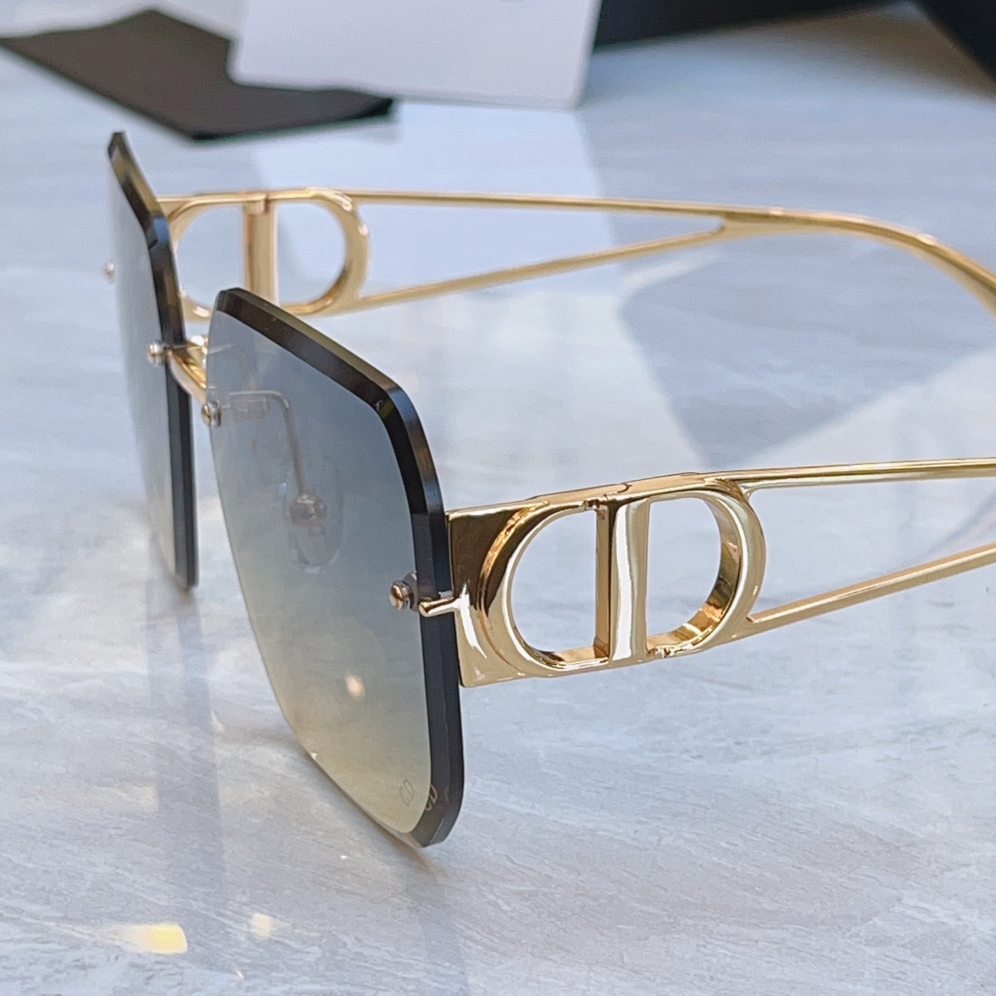 ，【DIO* 】迪*奥新款太阳镜，MODEL：DSGTA63UCR，SIZE：63口17-138