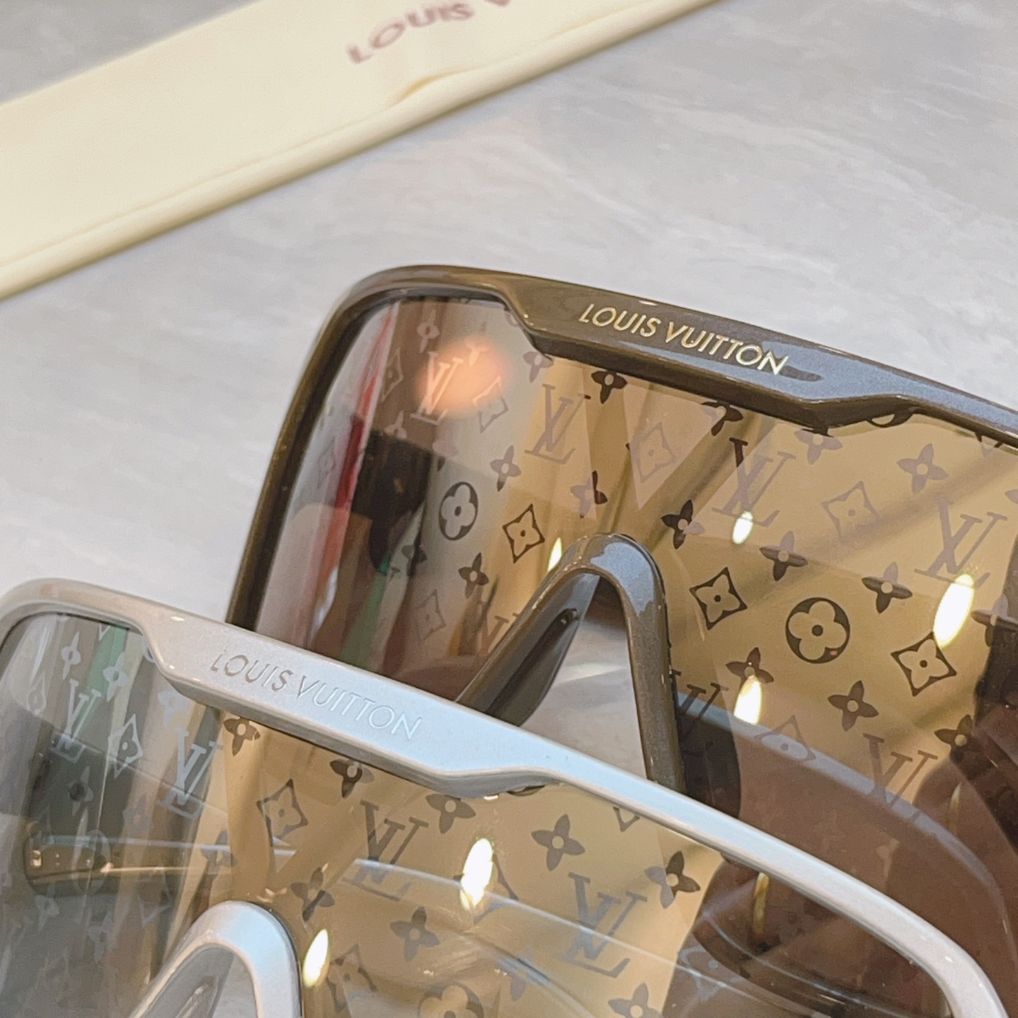 ，【LOUIS VUITTO*】路易*威登新款太阳镜，MODEL：Z3102U，SIZE：135口00-