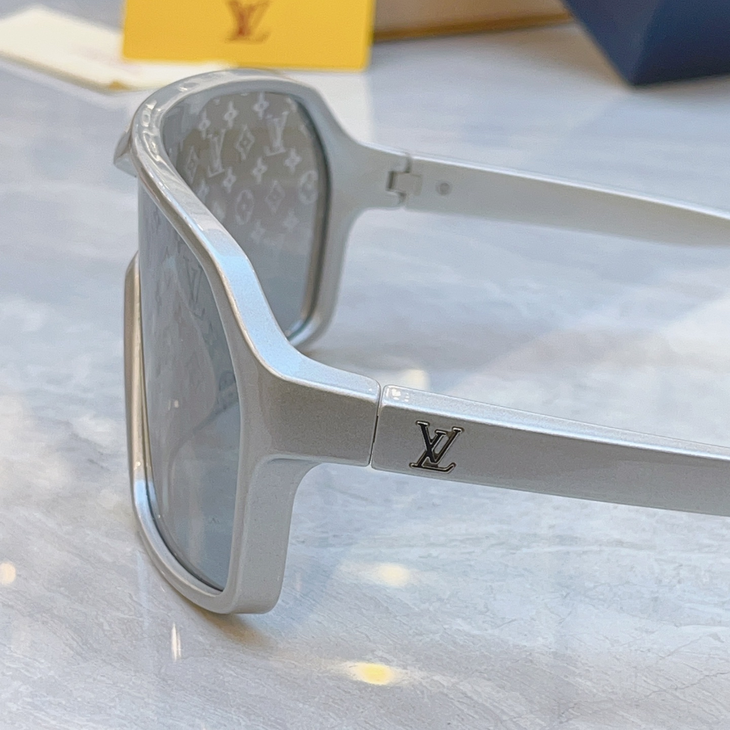 ，【LOUIS VUITTO*】路易*威登新款太阳镜，MODEL：Z3102U，SIZE：135口00-