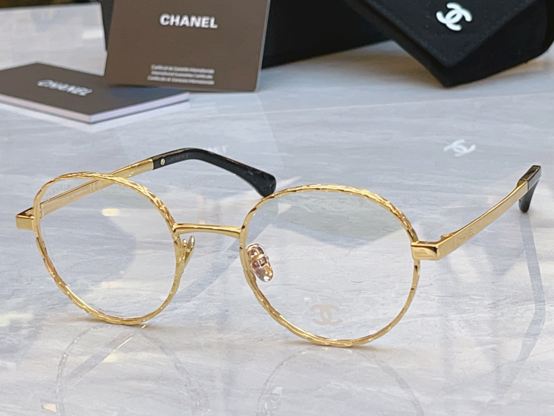 ，【CHANE*】香奈儿新款太阳镜，MODEL：2225-S，SIZE：51口20-140