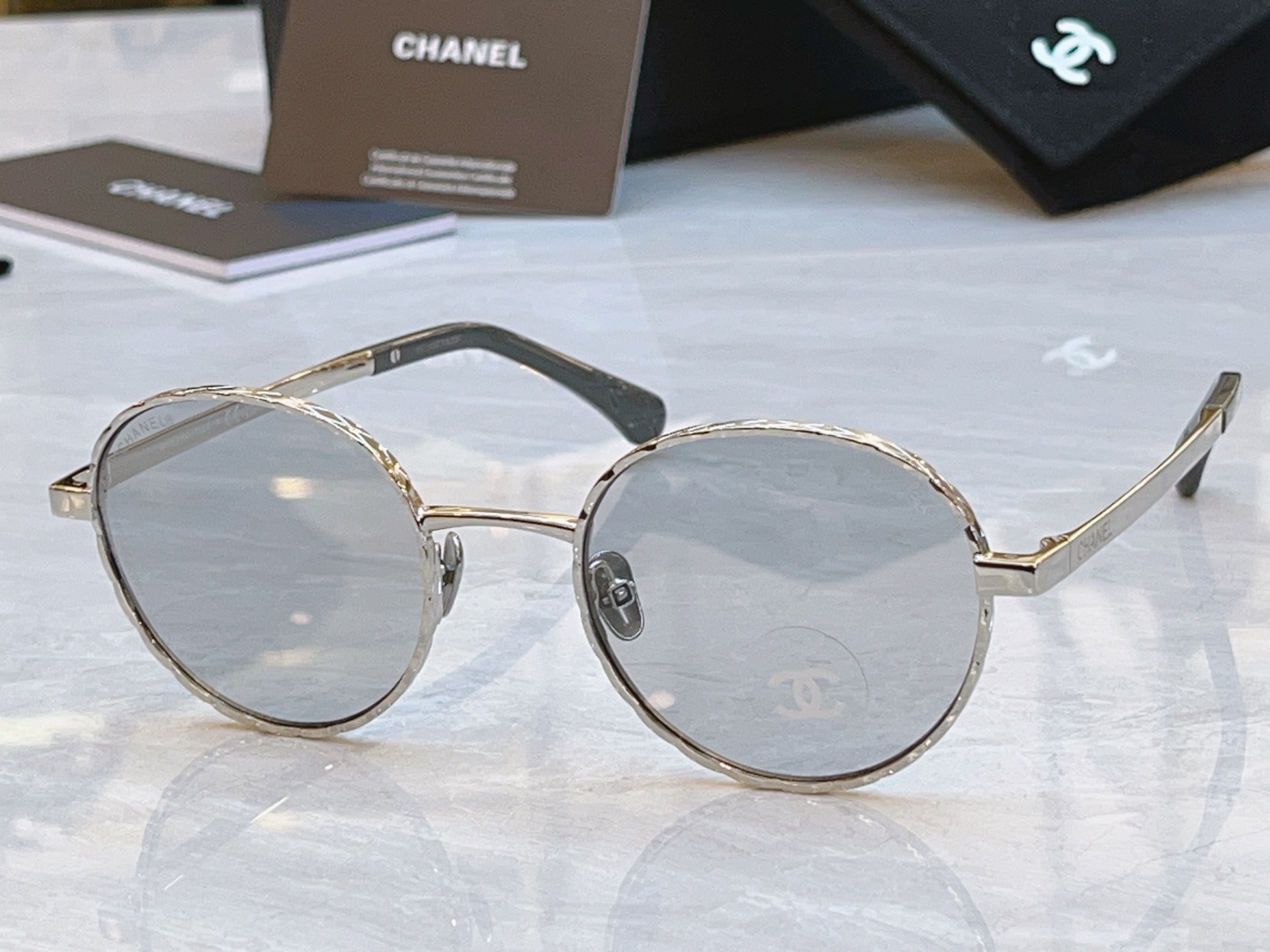 ，【CHANE*】香奈儿新款太阳镜，MODEL：2225-S，SIZE：51口20-140