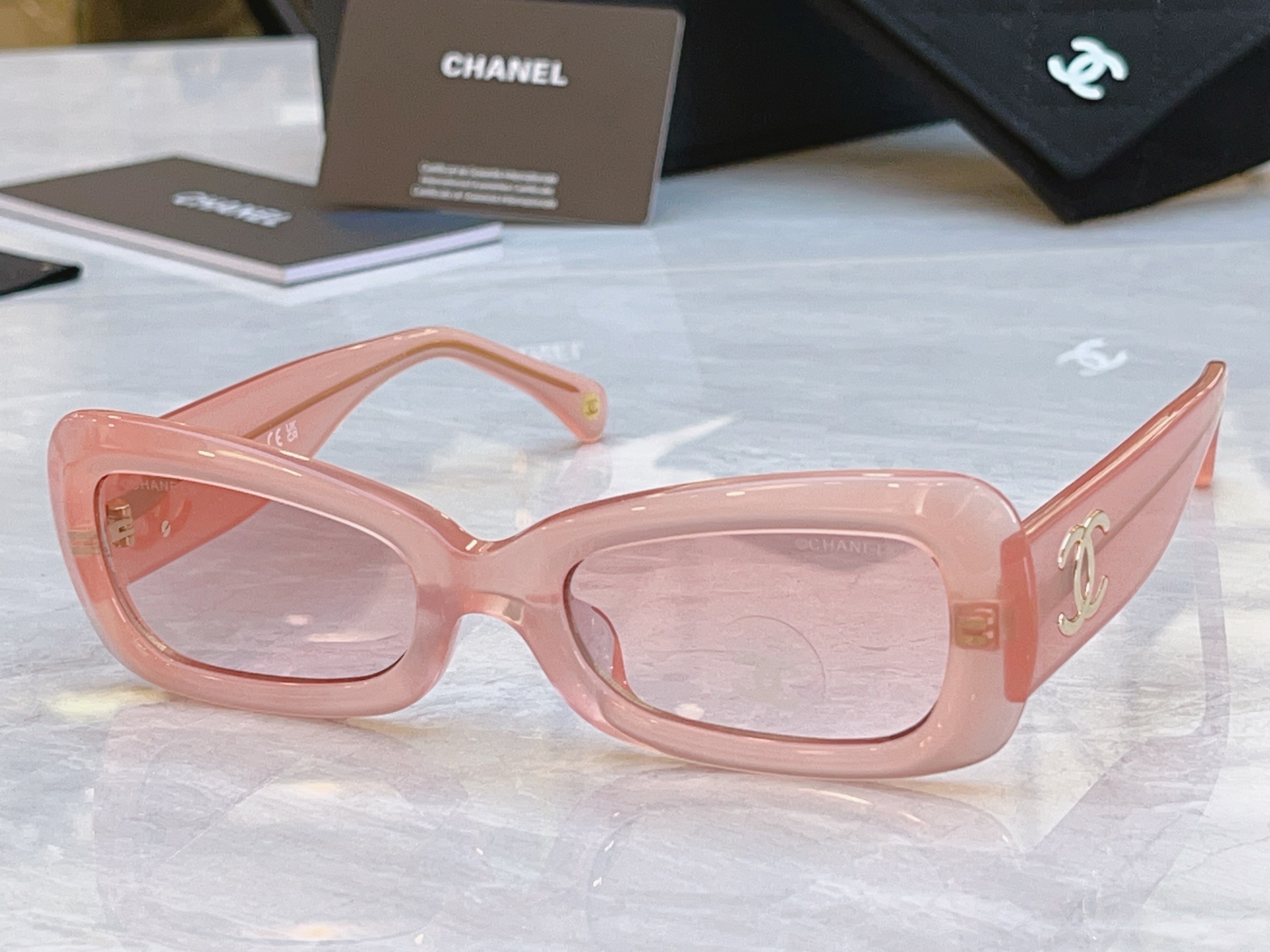 ，【CHANE*】香奈儿新款太阳镜，MODEL：9184，SIZE：52口20-140