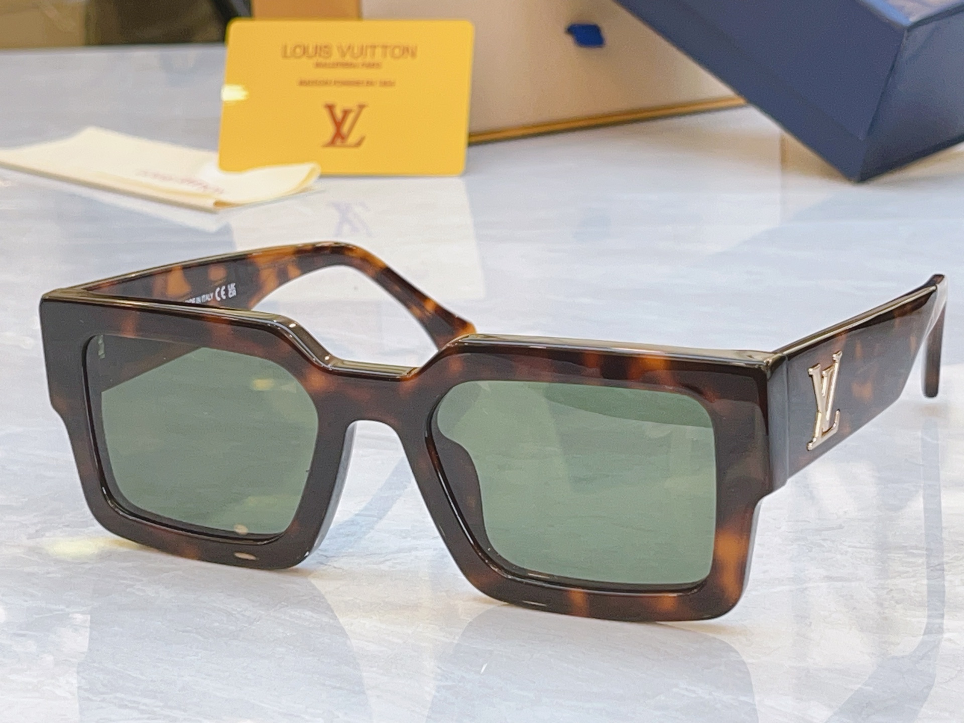 ，【LOUIS VUITTO*】路易*威登新款太阳镜，MODEL：Z2945W，SIZE：54口21-1