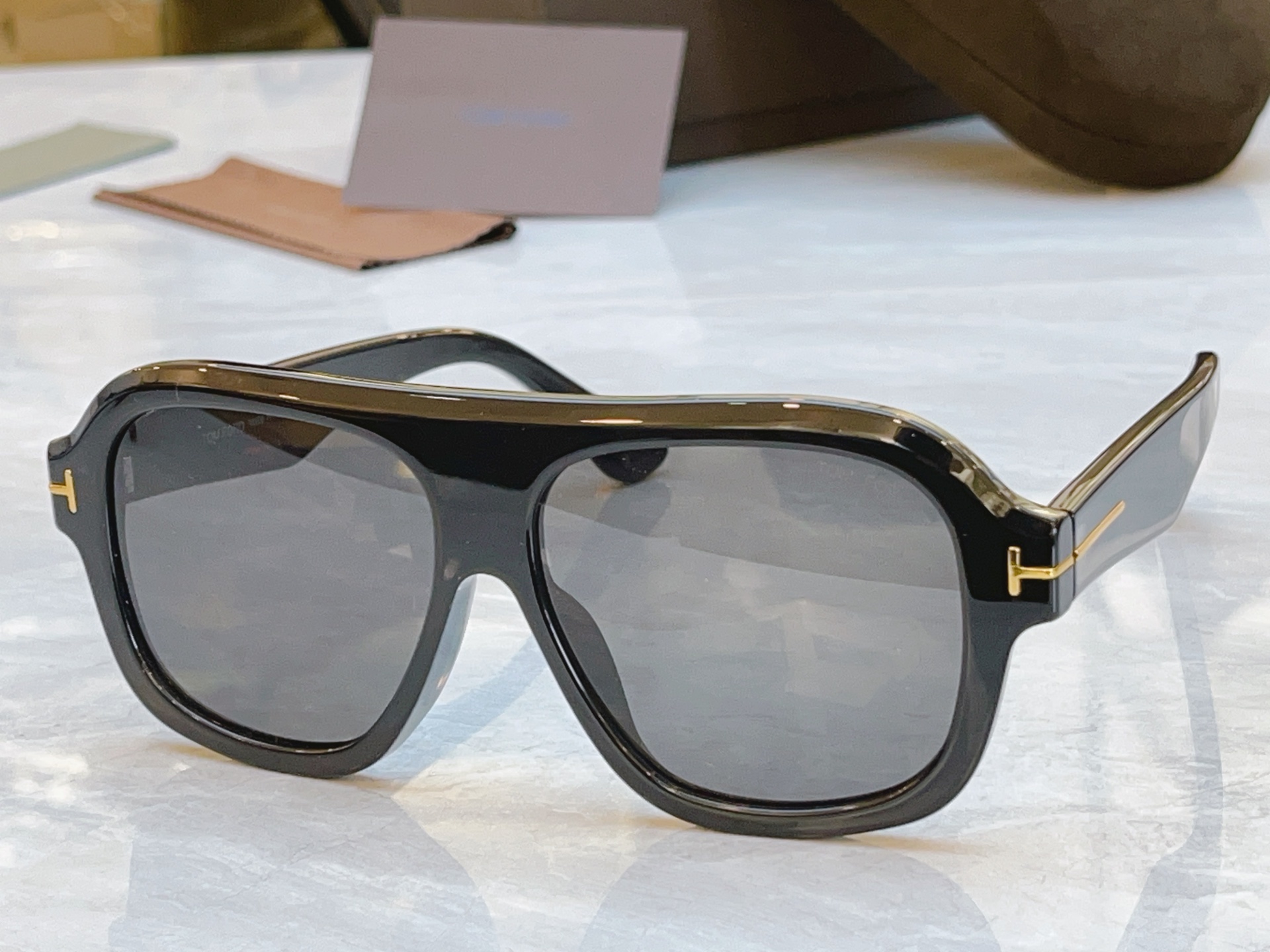 ，【TOM FOR*】汤姆*福特新款太阳镜，MODEL：TFB，SIZE：56口14-145