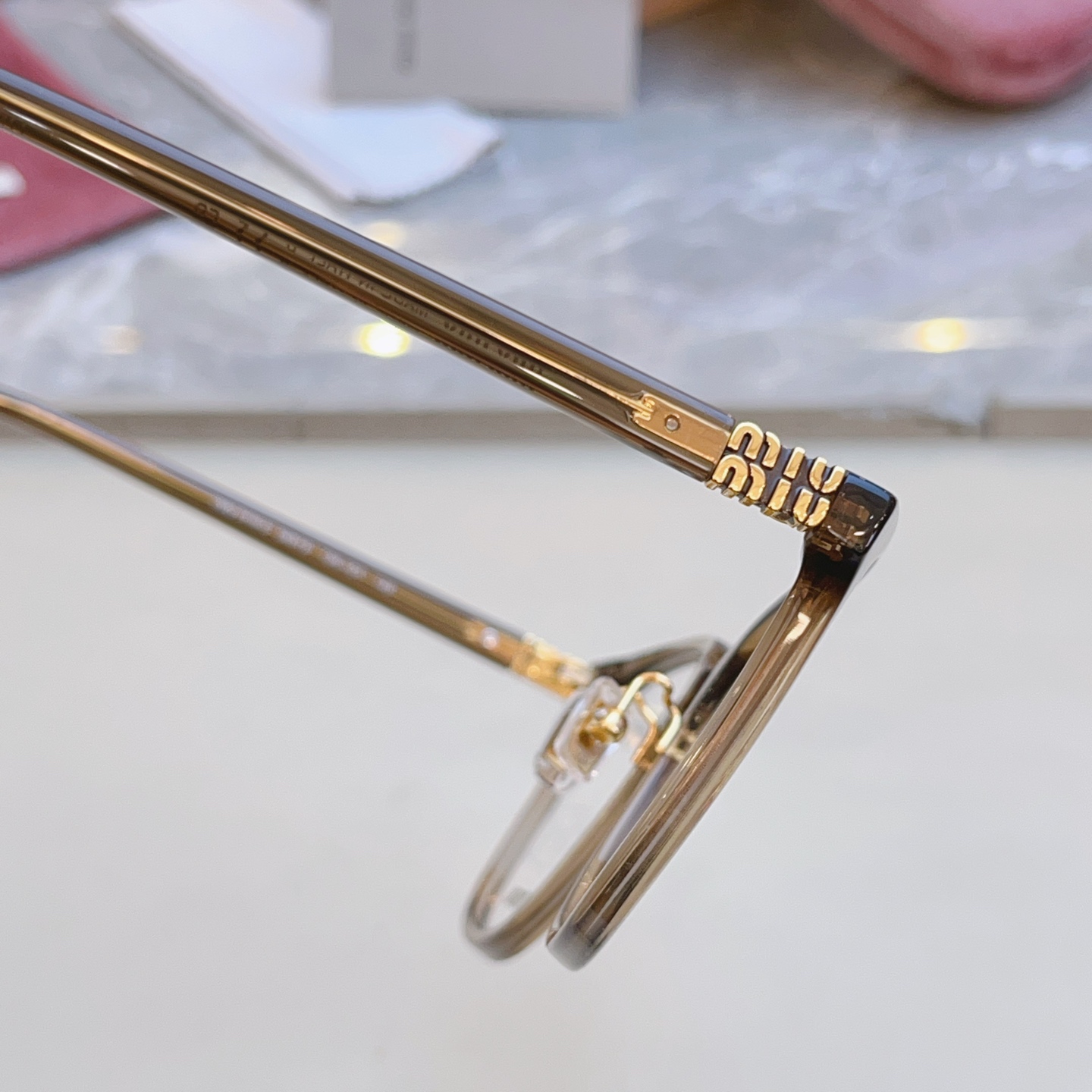 ，【MIUMI*】缪*缪新款眼镜架，Mod: VMU 01W-S，SIZE:54口19-140