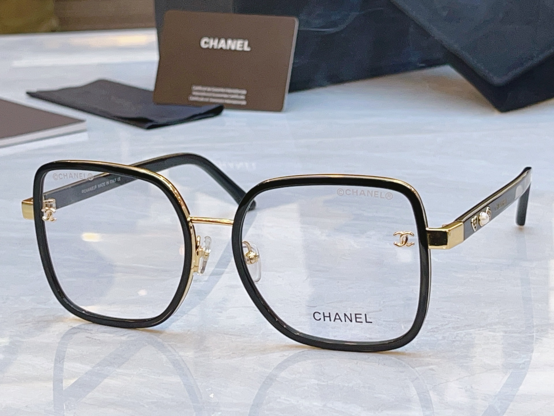 ，【CHANE*】香奈儿新款太阳镜，MODEL：CH8823，SIZE：58口18-145