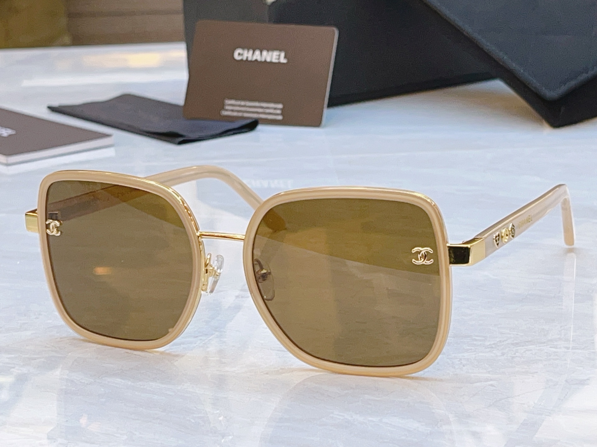 ，【CHANE*】香奈儿新款太阳镜，MODEL：CH8823，SIZE：58口18-145