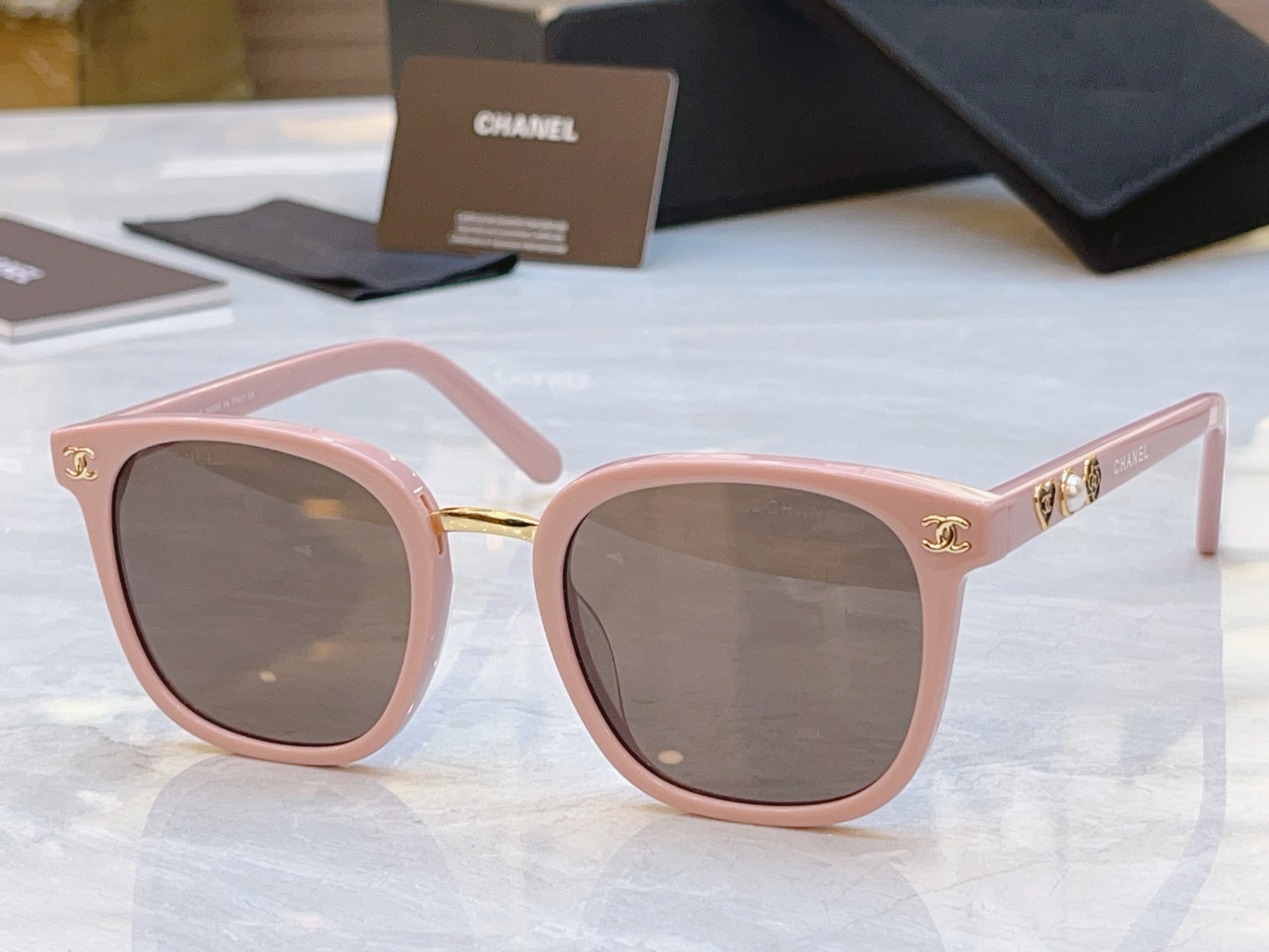 ，【CHANE*】香奈儿新款太阳镜，MODEL：CH8822，SIZE：57口18-145