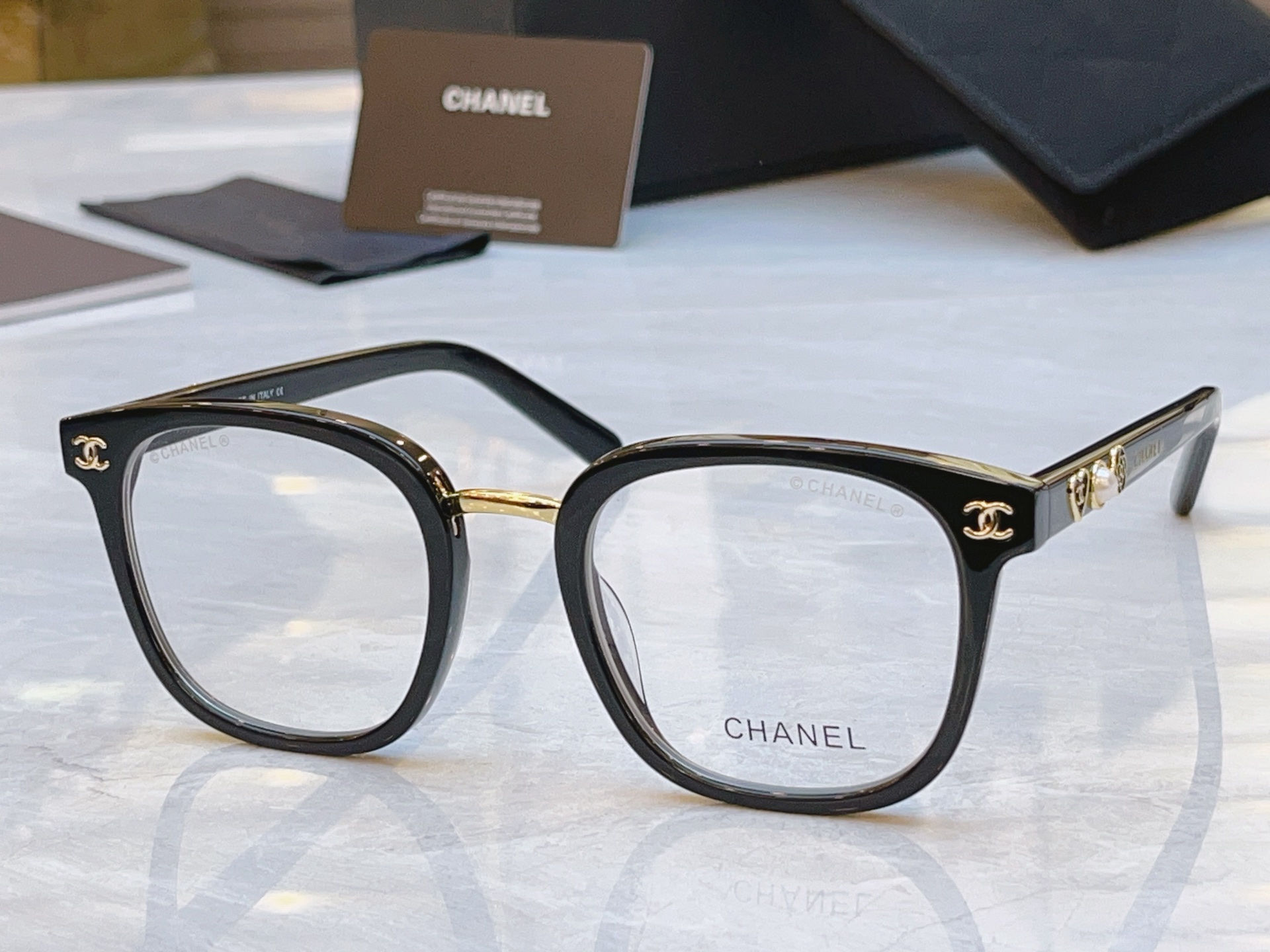 ，【CHANE*】香奈儿新款太阳镜，MODEL：CH8822，SIZE：57口18-145