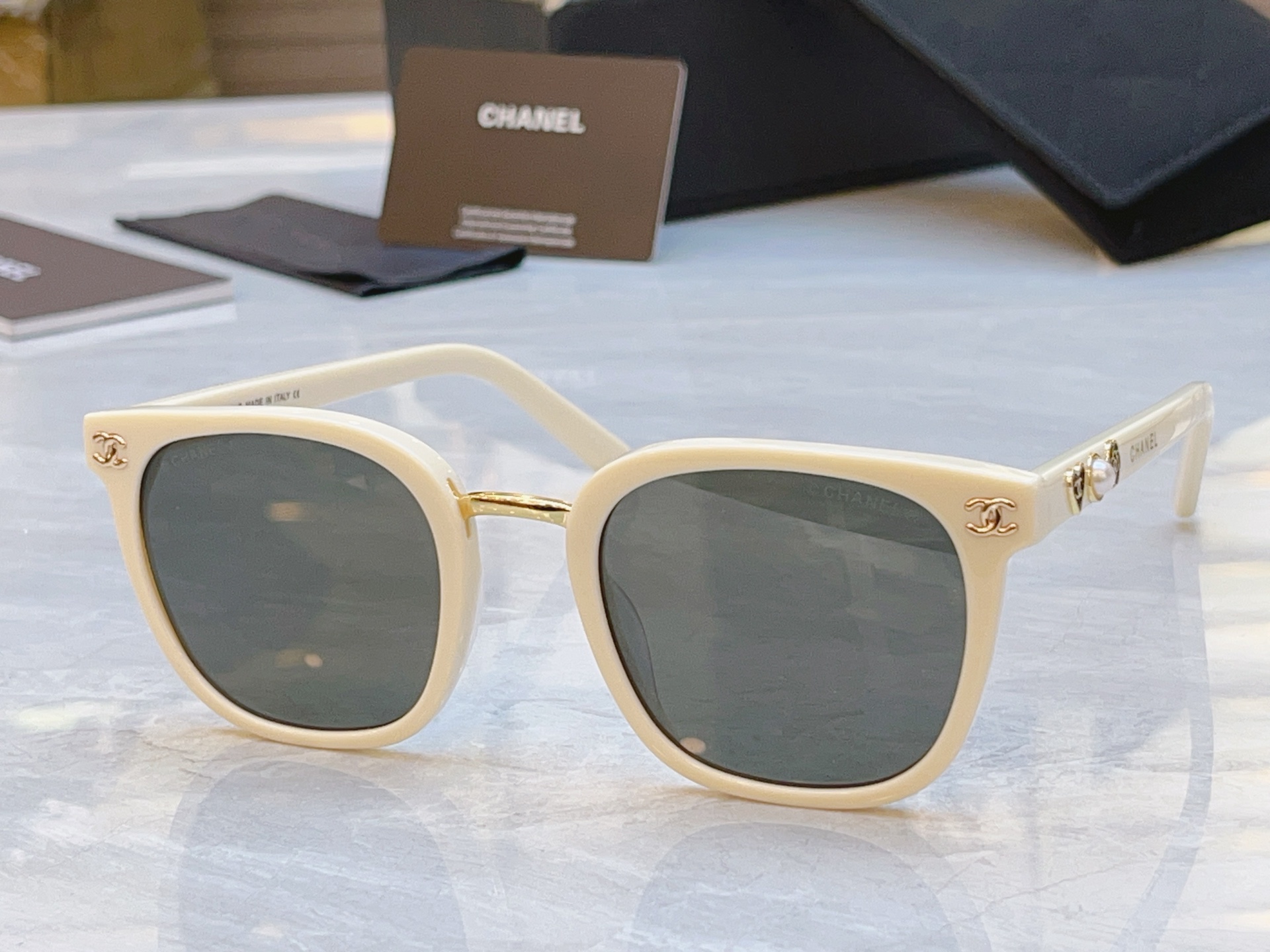 ，【CHANE*】香奈儿新款太阳镜，MODEL：CH8822，SIZE：57口18-145