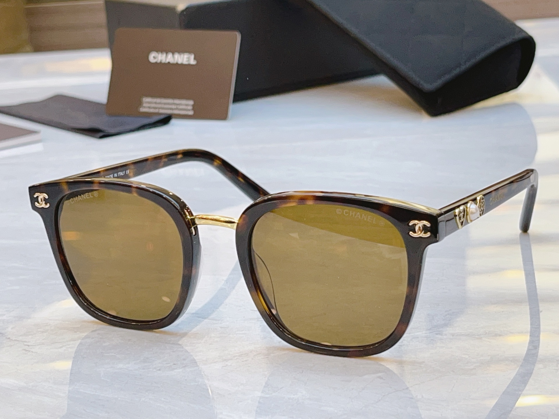 ，【CHANE*】香奈儿新款太阳镜，MODEL：CH8822，SIZE：57口18-145