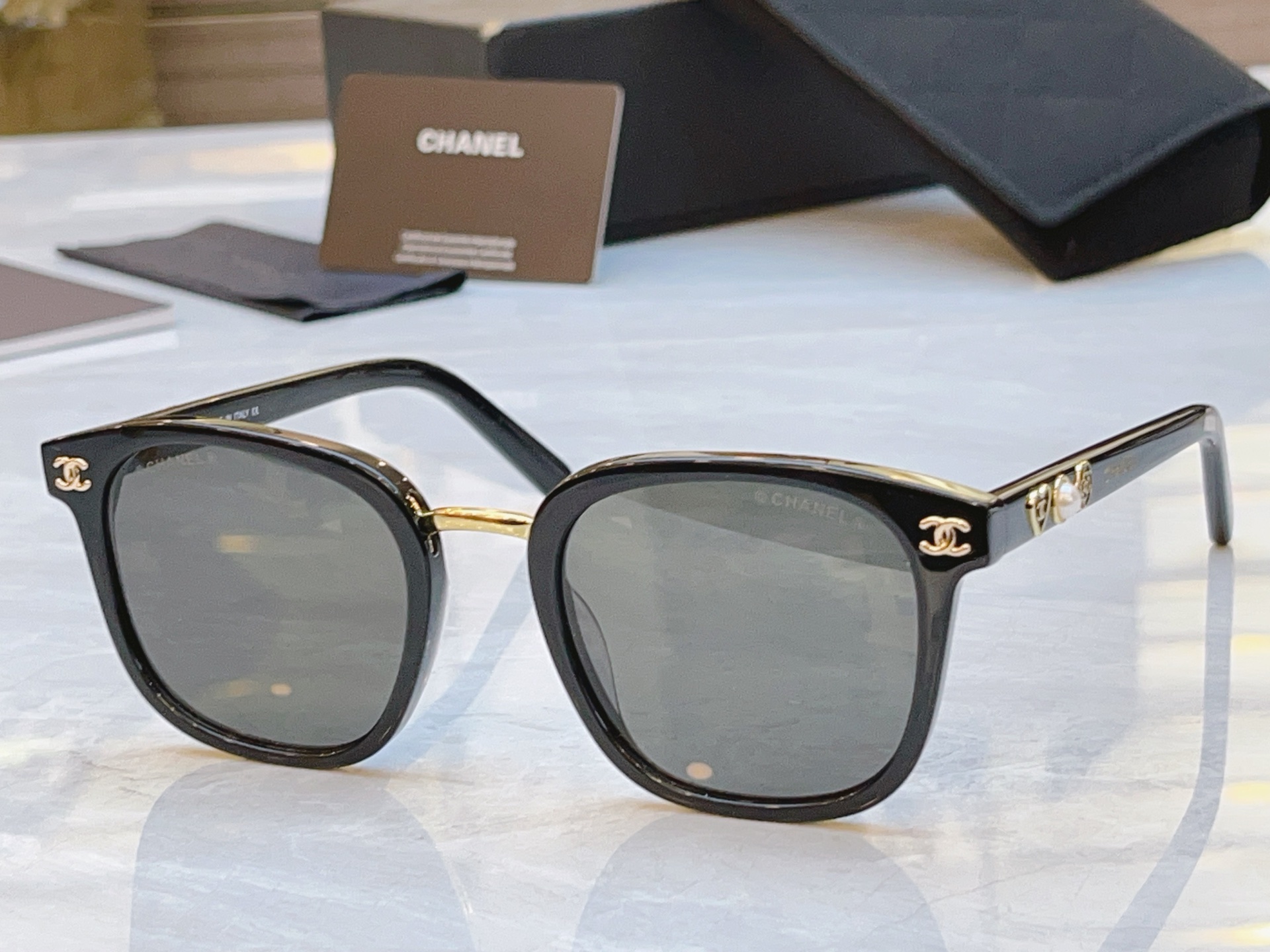 ，【CHANE*】香奈儿新款太阳镜，MODEL：CH8822，SIZE：57口18-145