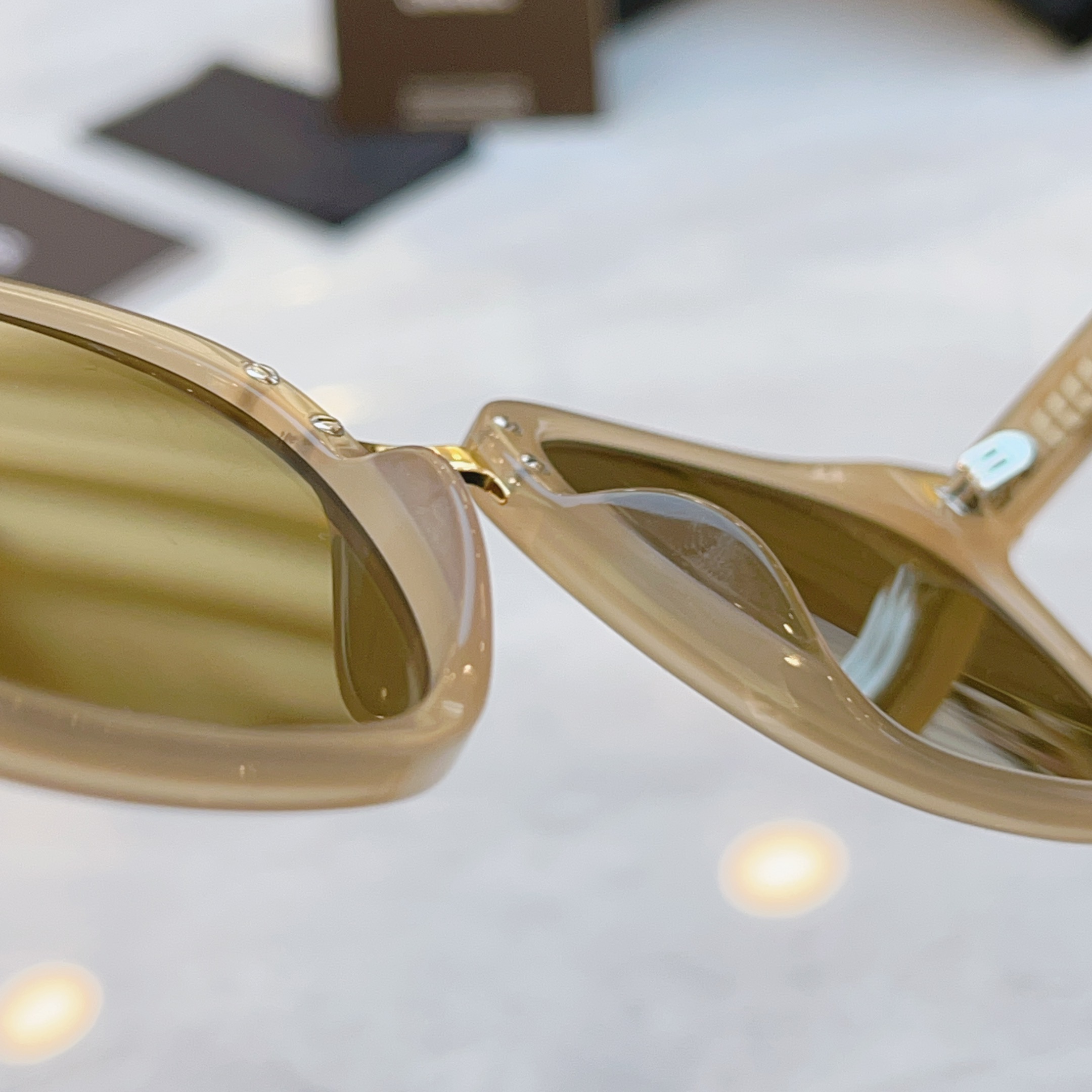 ，【CHANE*】香奈儿新款太阳镜，MODEL：CH8822，SIZE：57口18-145