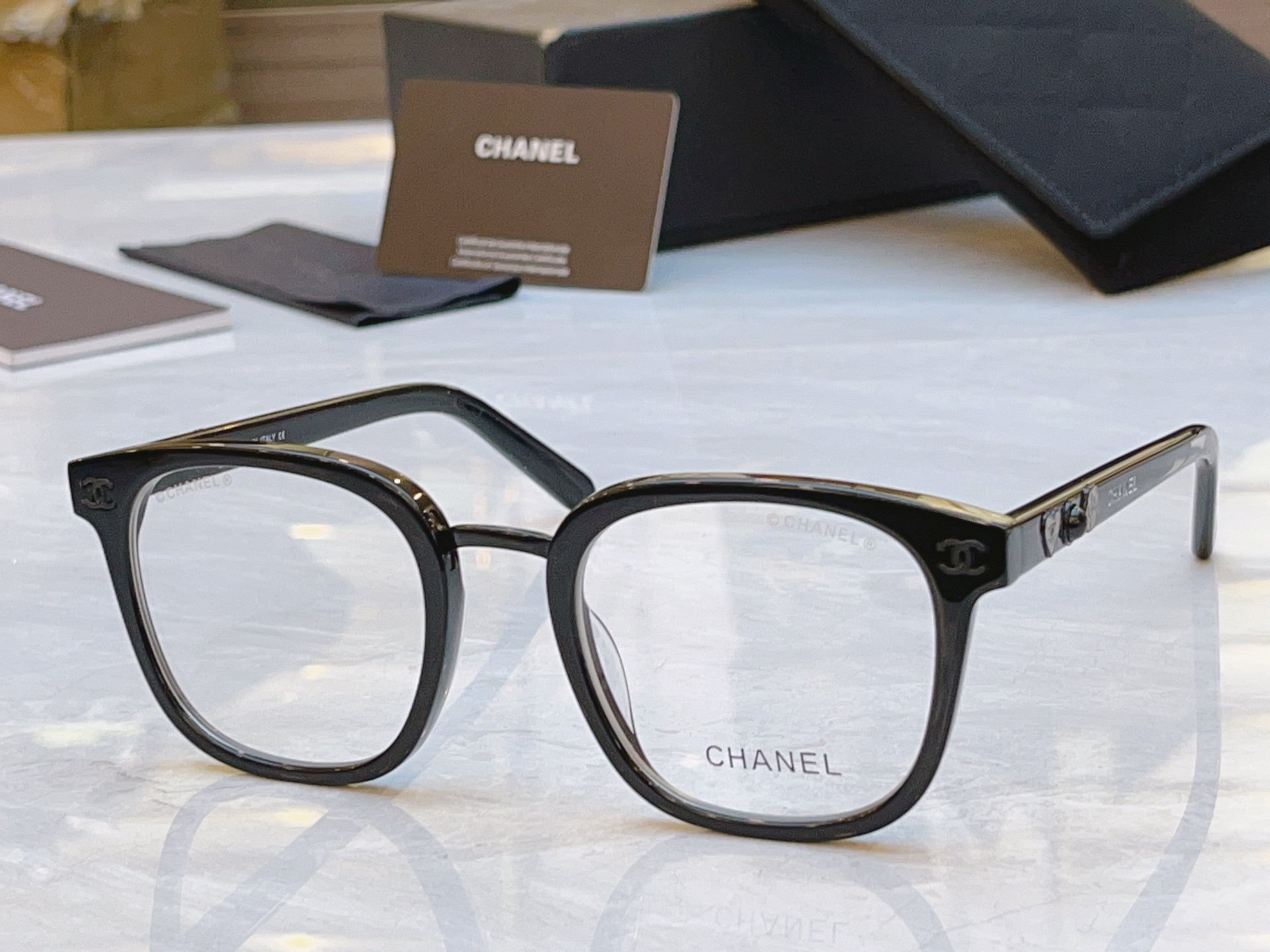 ，【CHANE*】香奈儿新款太阳镜，MODEL：CH8822，SIZE：57口18-145