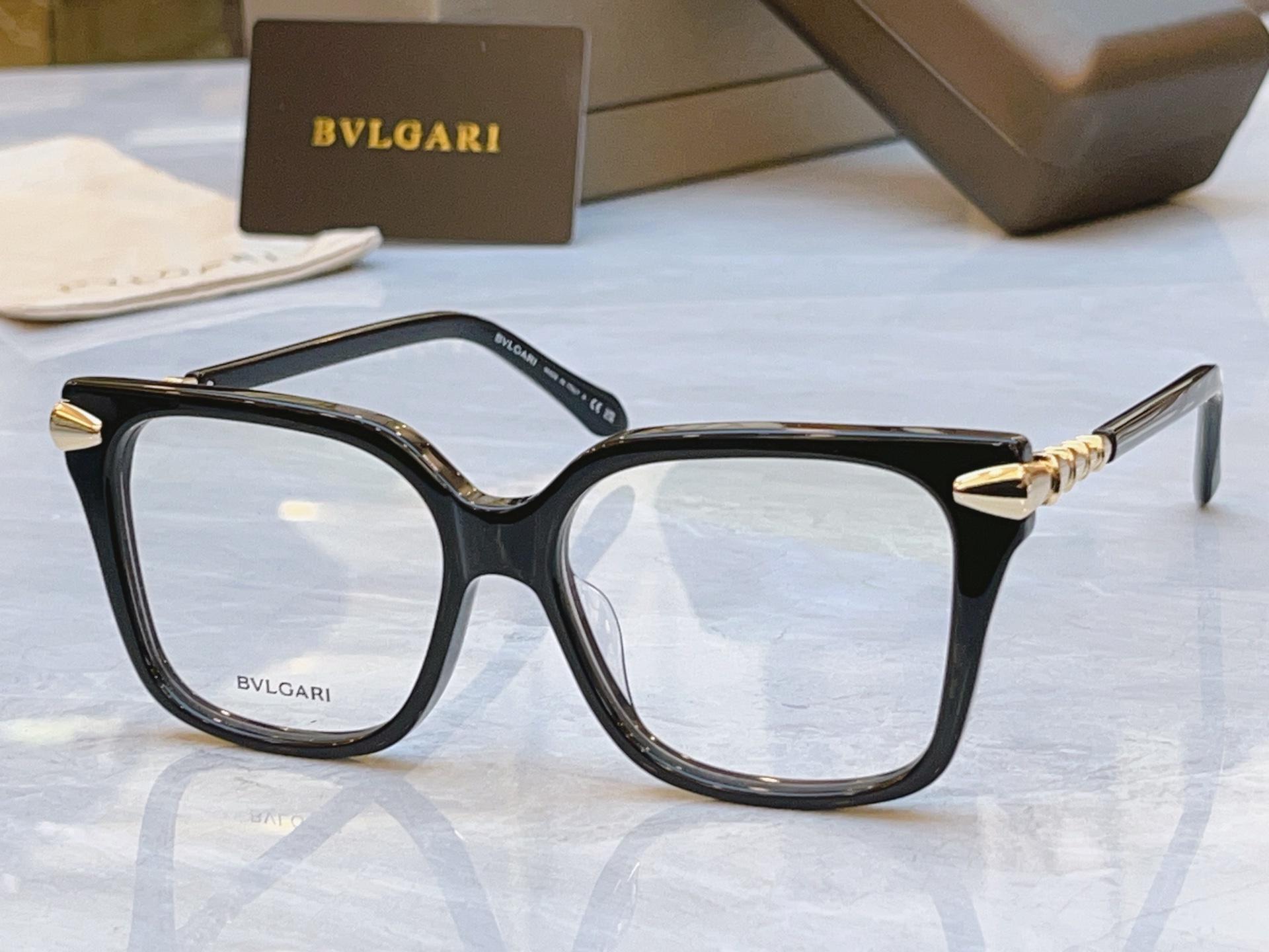 ，【BVLGA*】宝格*丽新款太阳镜，MODEL：BV 50061I，SIZE：56口15-145