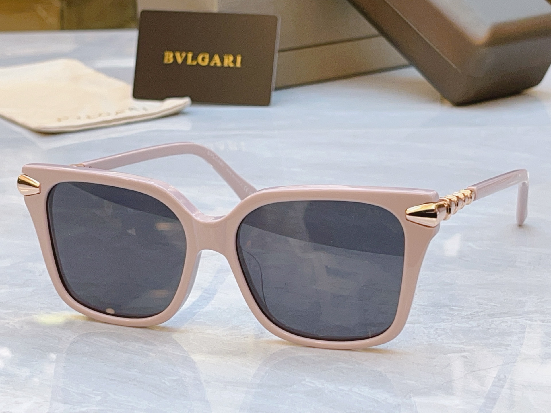 ，【BVLGA*】宝格*丽新款太阳镜，MODEL：BV 50061I，SIZE：56口15-145