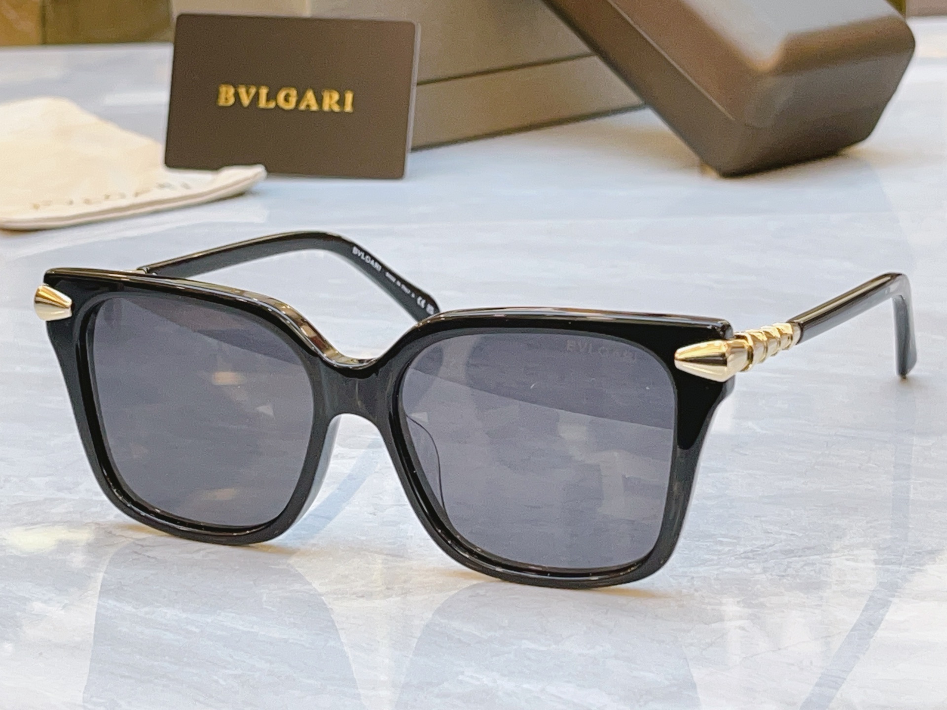 ，【BVLGA*】宝格*丽新款太阳镜，MODEL：BV 50061I，SIZE：56口15-145