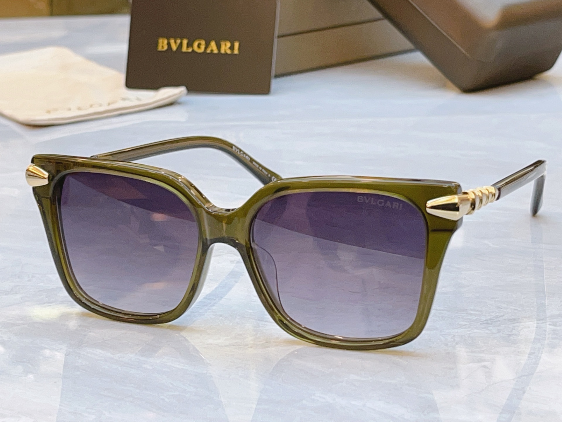 ，【BVLGA*】宝格*丽新款太阳镜，MODEL：BV 50061I，SIZE：56口15-145