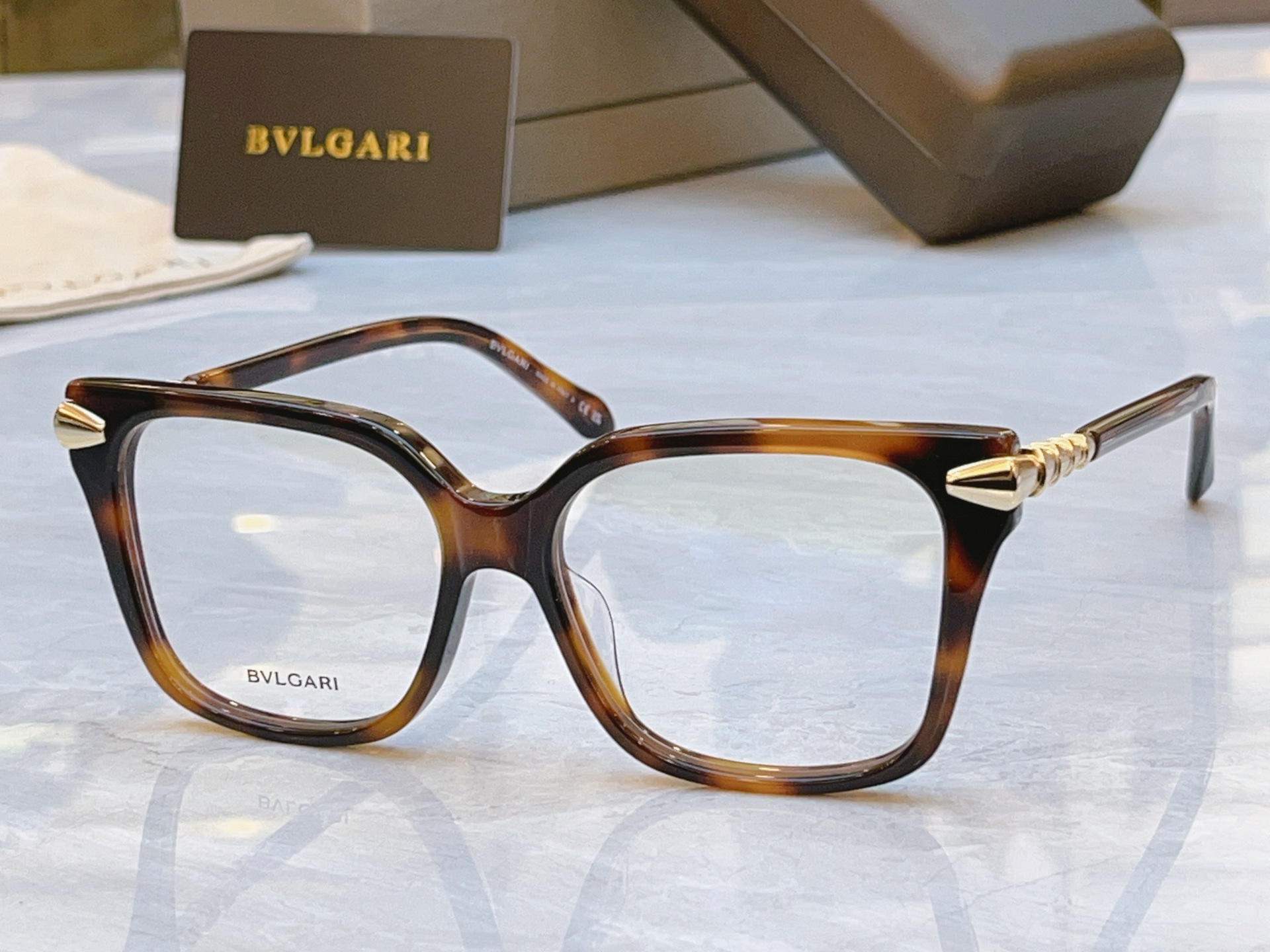 ，【BVLGA*】宝格*丽新款太阳镜，MODEL：BV 50061I，SIZE：56口15-145