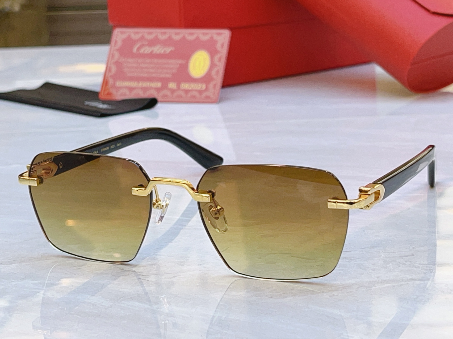 ，【CARTIE*】卡地*亚新款太阳镜，Mod:CT0623O，Size:54口18-145