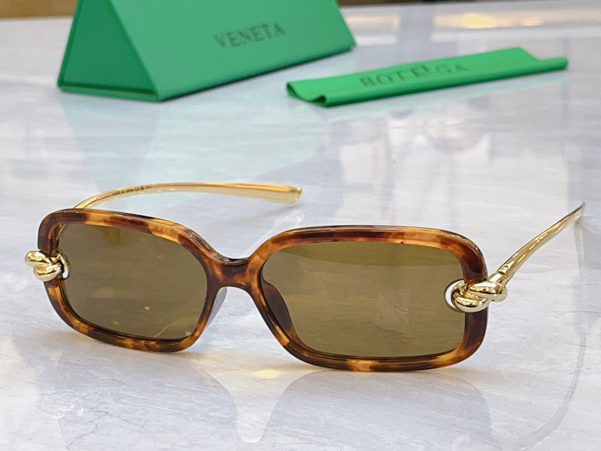 ，【BOTTEGA VENET*】宝缇*嘉新款太阳镜，MODEL：BV1493，SIZE：56口14-1