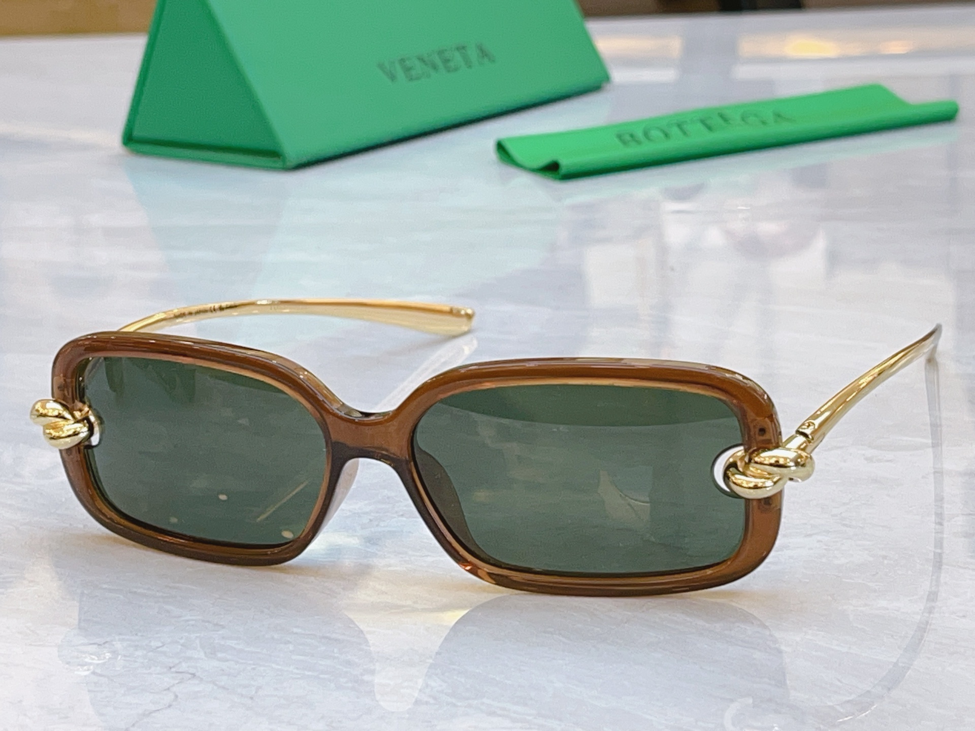 ，【BOTTEGA VENET*】宝缇*嘉新款太阳镜，MODEL：BV1493，SIZE：56口14-1