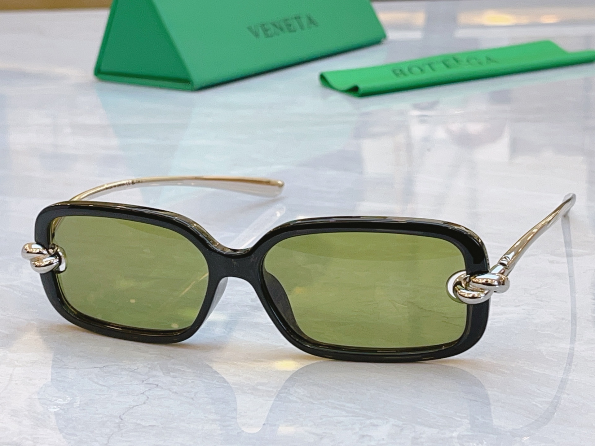 ，【BOTTEGA VENET*】宝缇*嘉新款太阳镜，MODEL：BV1493，SIZE：56口14-1