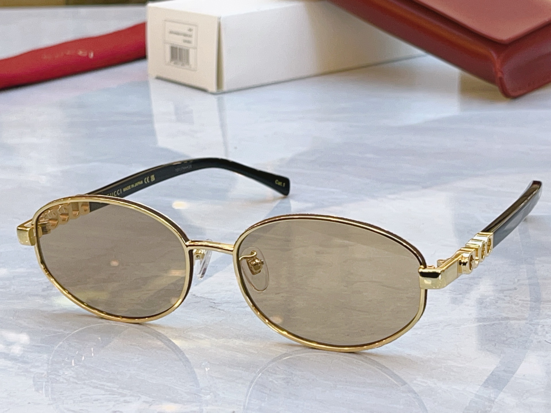 ，【GUCC*】古*驰新款太阳镜，MODEL：GG2312SK，SIZE：57口18-145