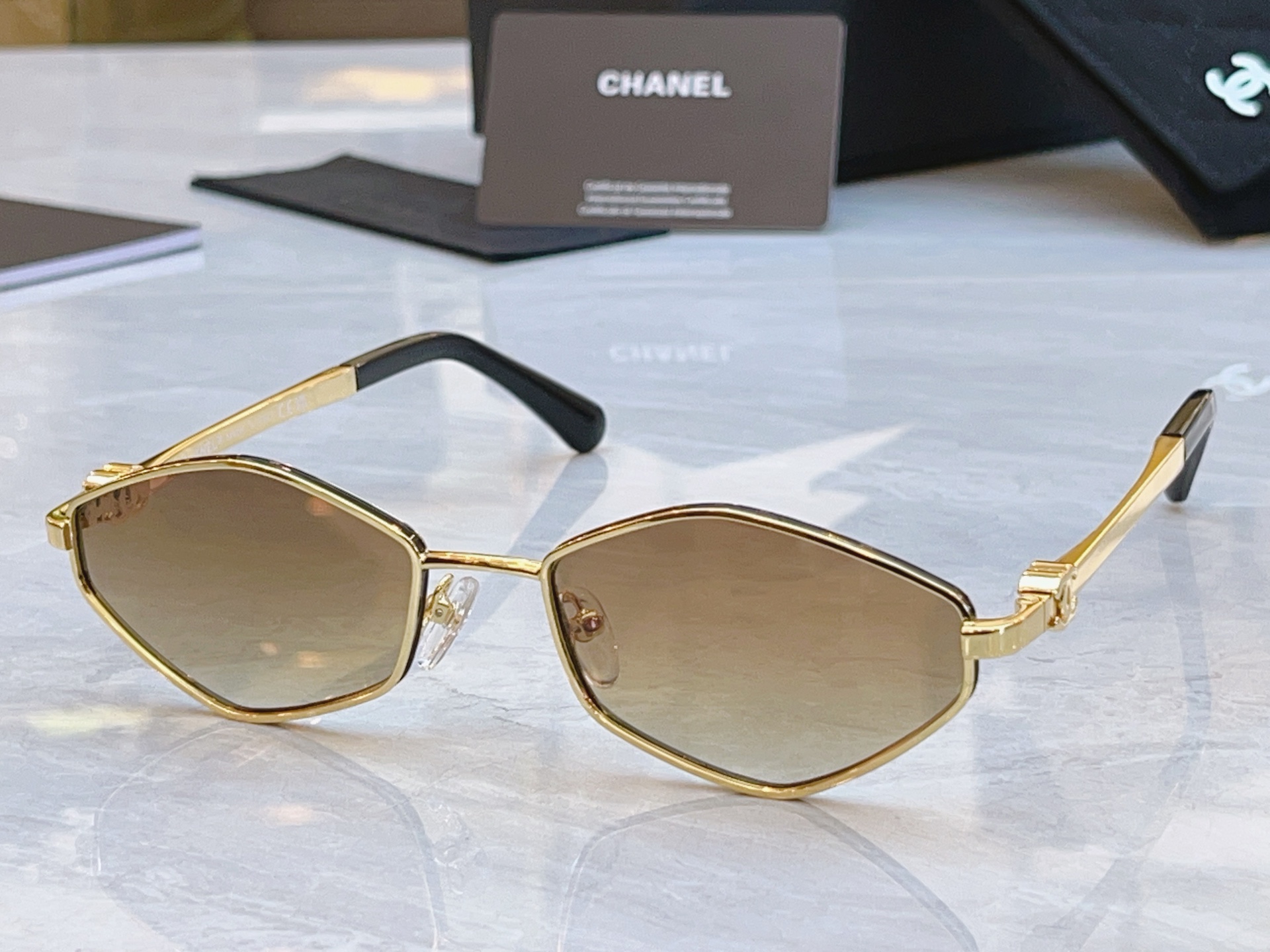 ，【CHANE*】香奈儿新款太阳镜，MODEL：CH3115 ，SIZE：54口18-140