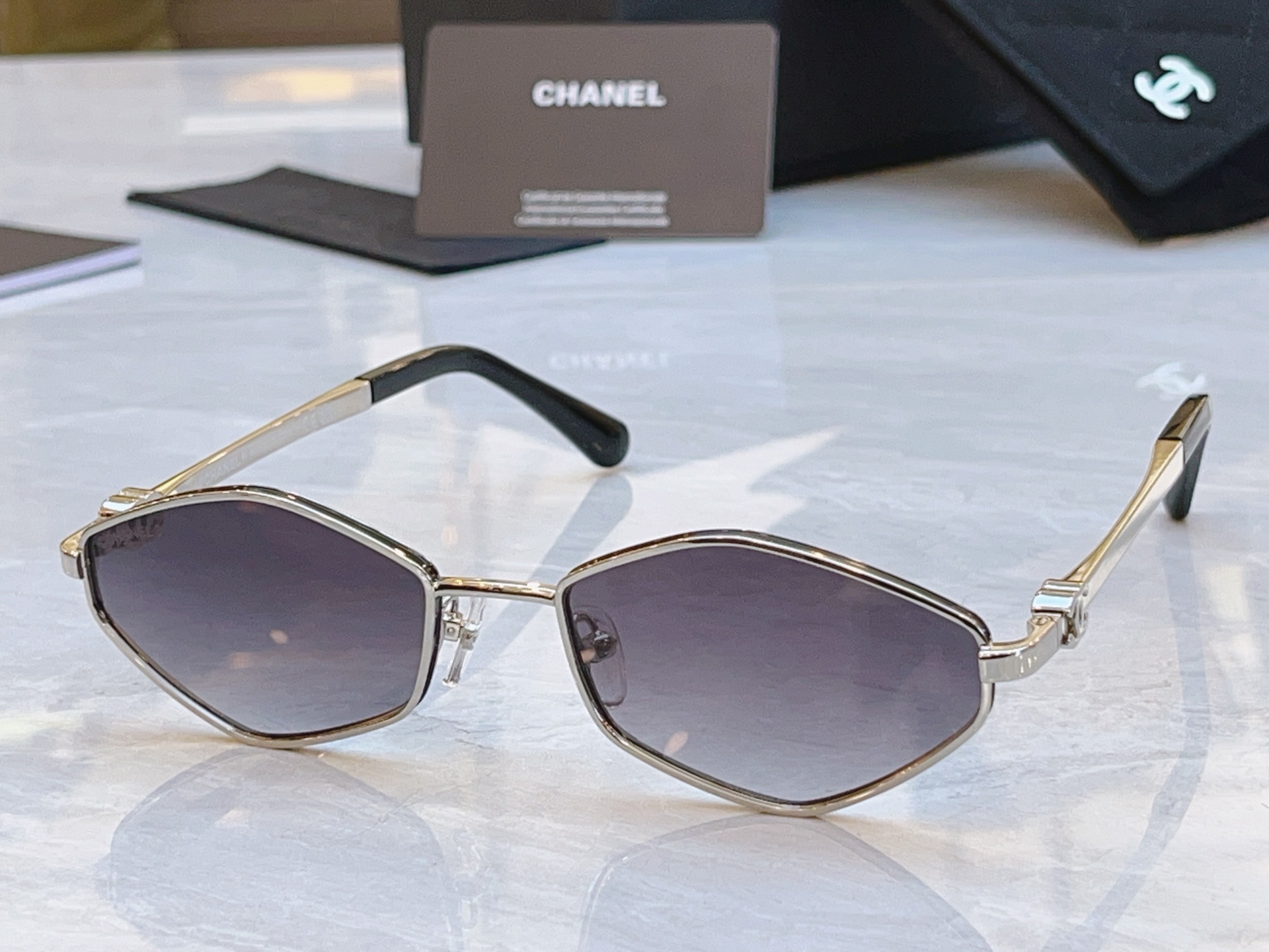 ，【CHANE*】香奈儿新款太阳镜，MODEL：CH3115 ，SIZE：54口18-140