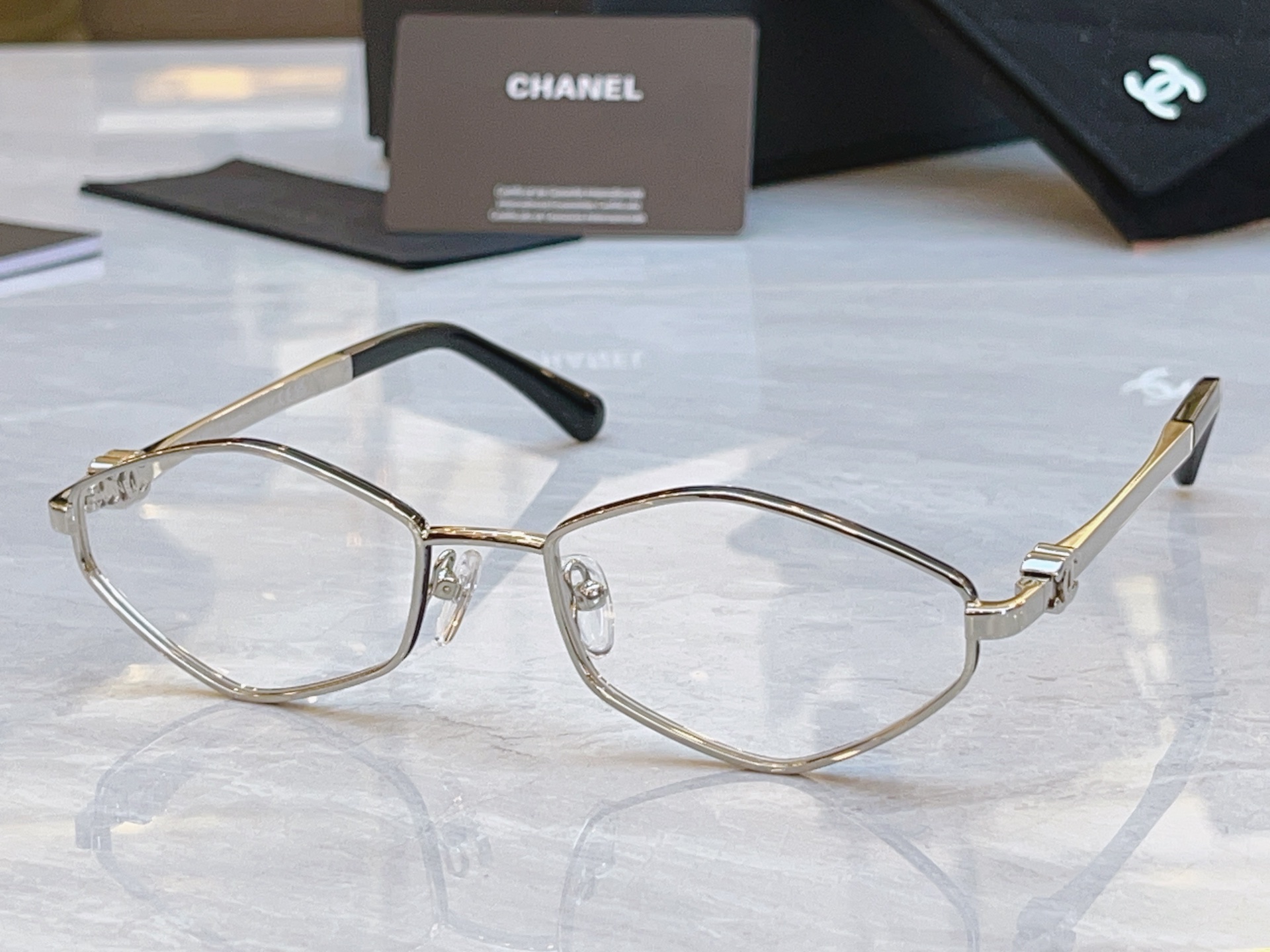 ，【CHANE*】香奈儿新款太阳镜，MODEL：CH3115 ，SIZE：54口18-140