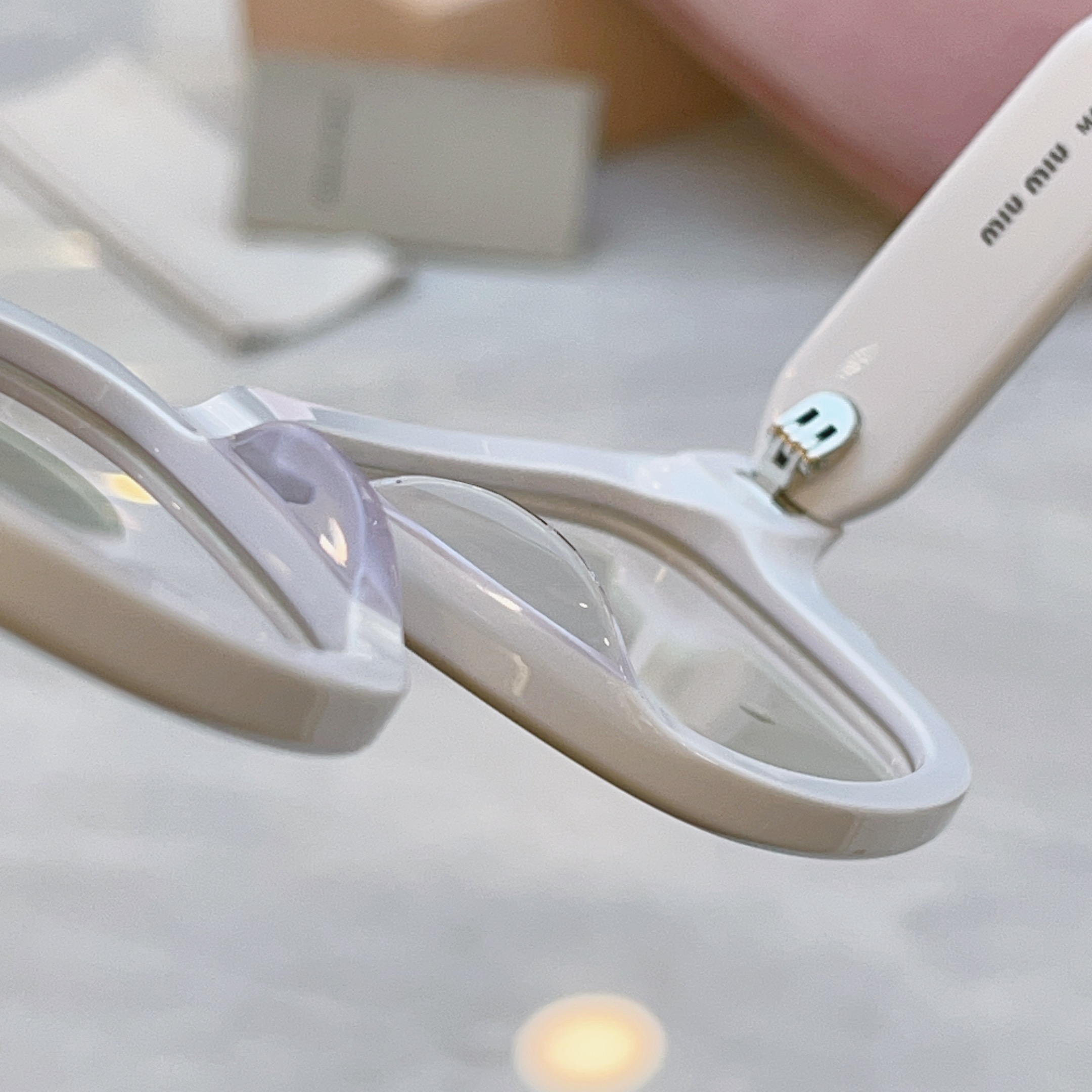 ，【MIUMI*】缪*缪新款眼镜架，Mod: SMU 02ZV，SIZE:52口18-142