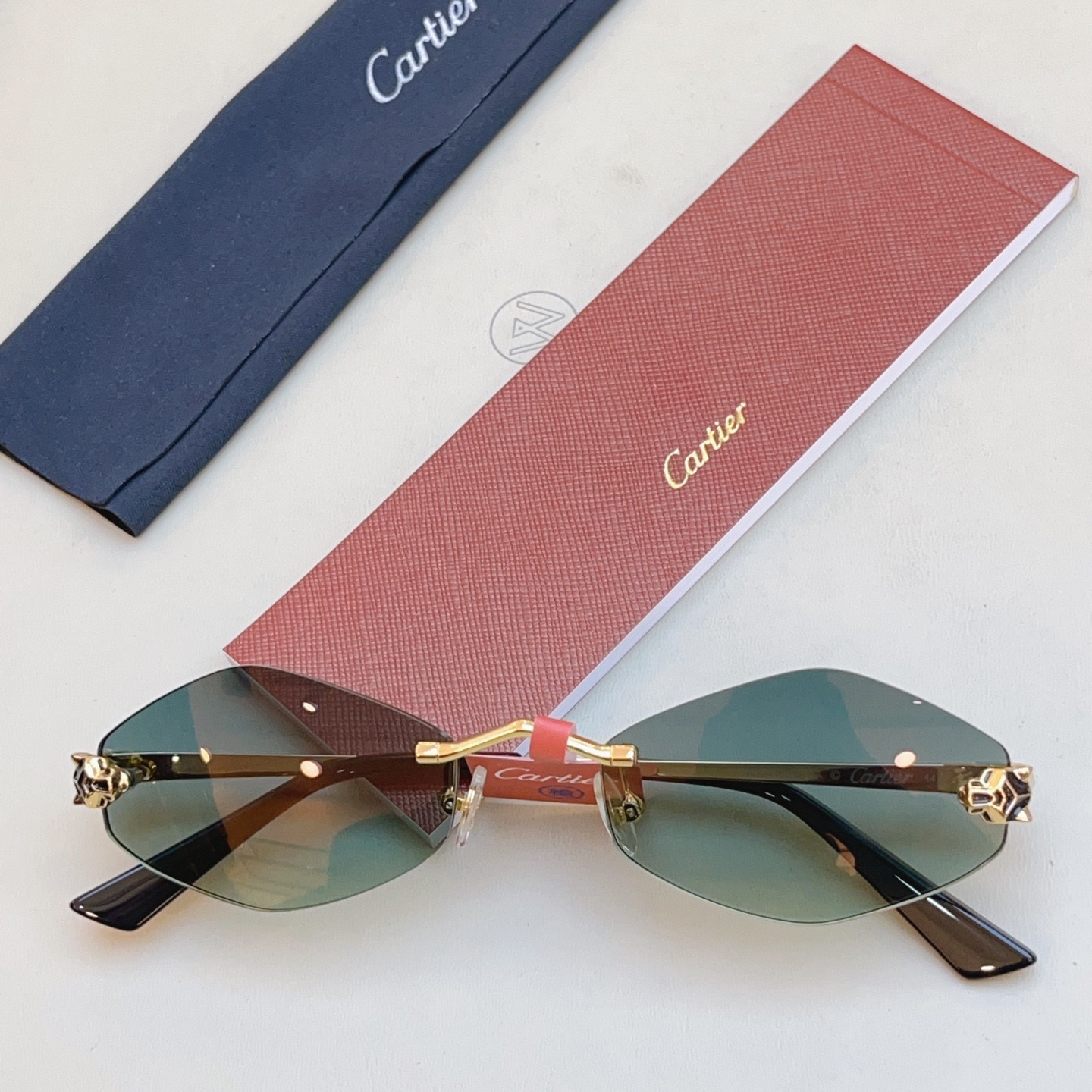 高版本✨，【CARTIE*】卡地*亚新款太阳镜，18K金电镀 镜片蔡司logo✨， MODEL:CT04