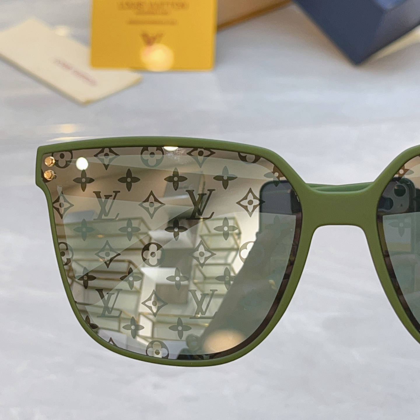 ，【LOUIS VUITTO*】路易*威登新款太阳镜，MODEL：Z2973W，SIZE：65口15-1